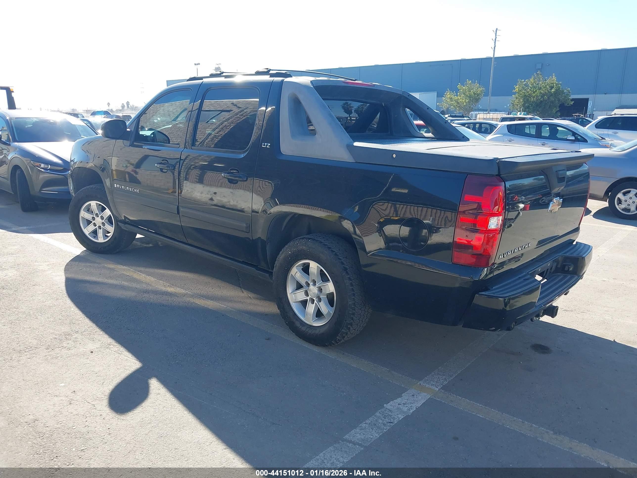 CHEVROLET AVALANCHE image 3