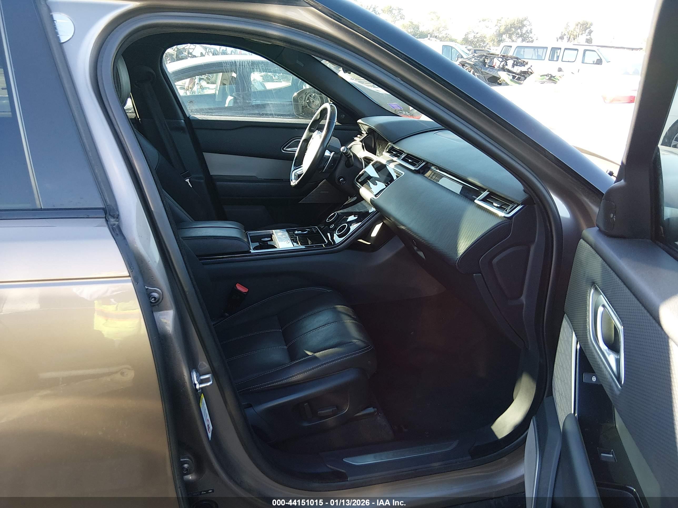 LAND ROVER image 5
