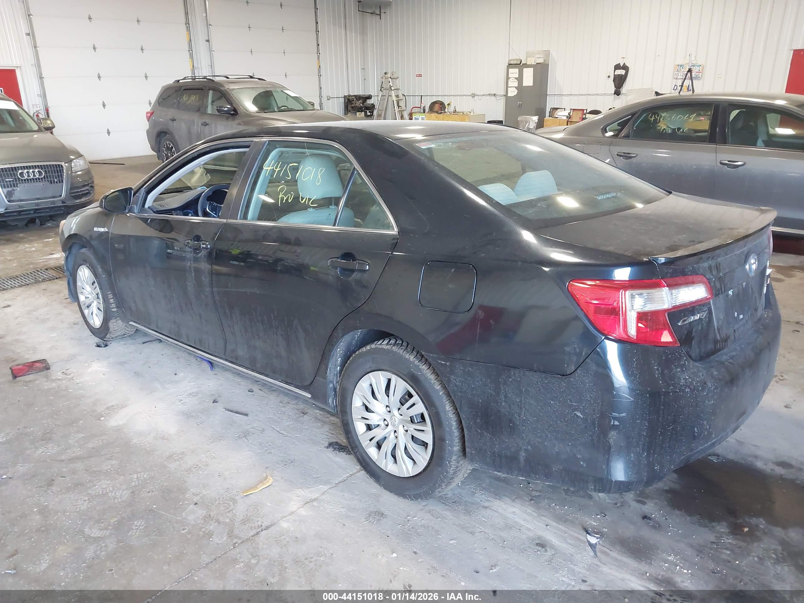 TOYOTA CAMRY image 3