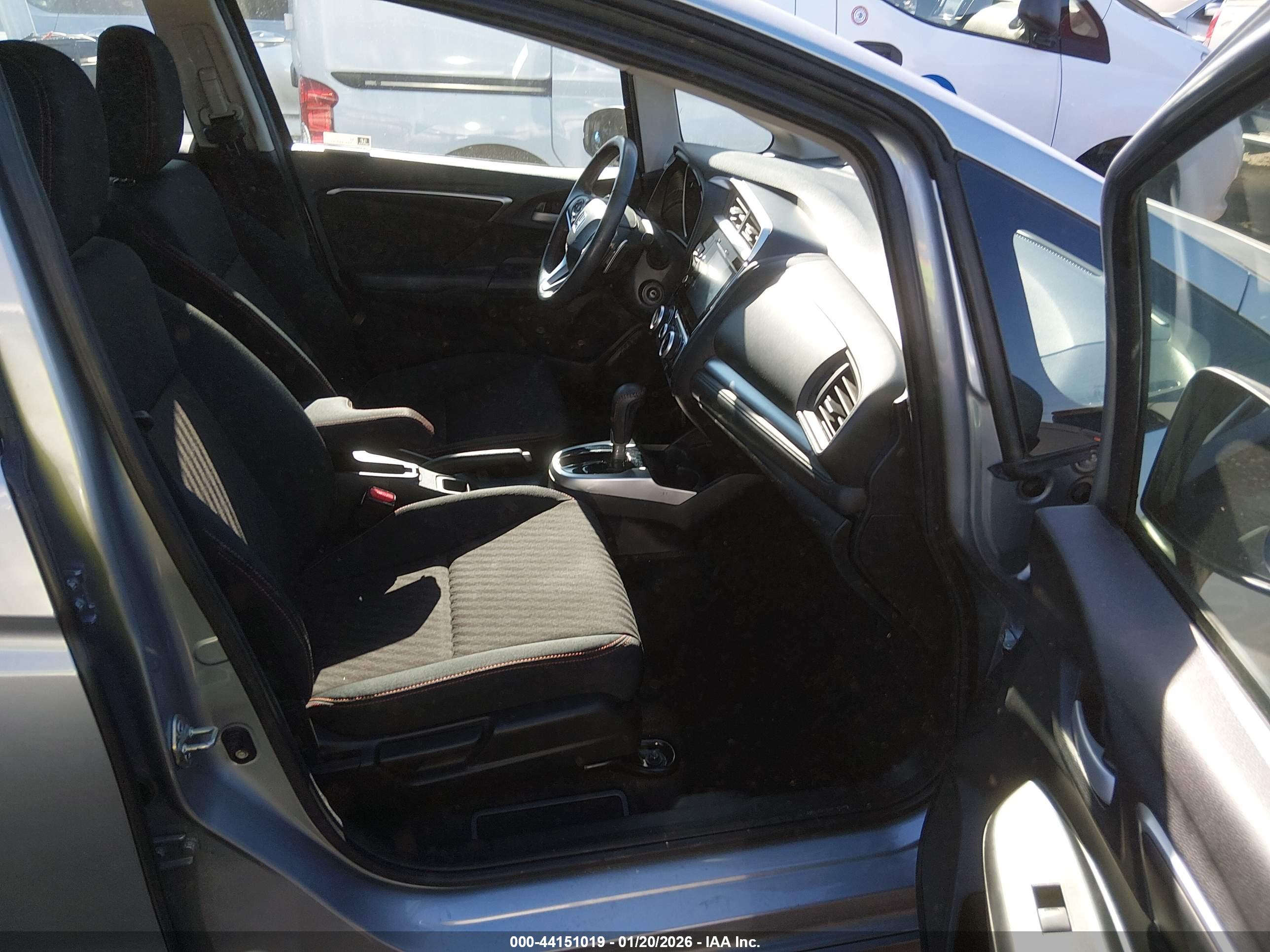 HONDA FIT image 5