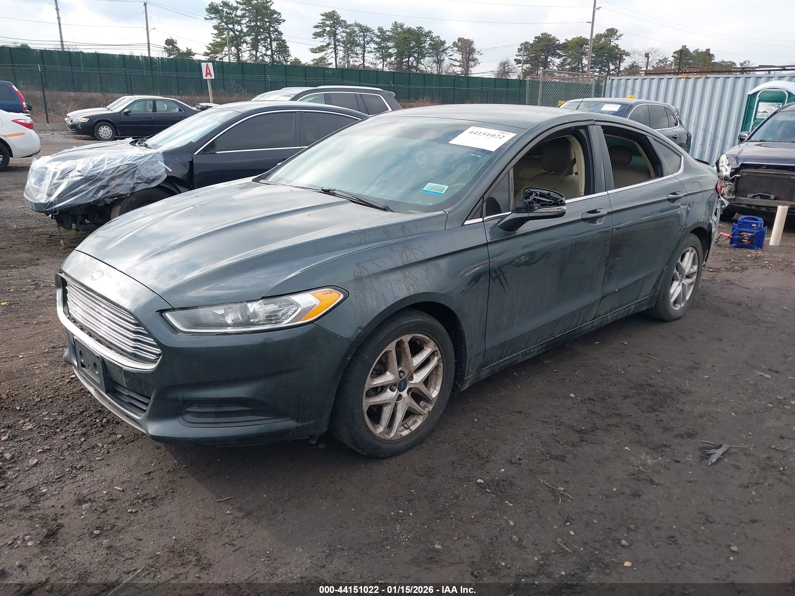 FORD FUSION image 2