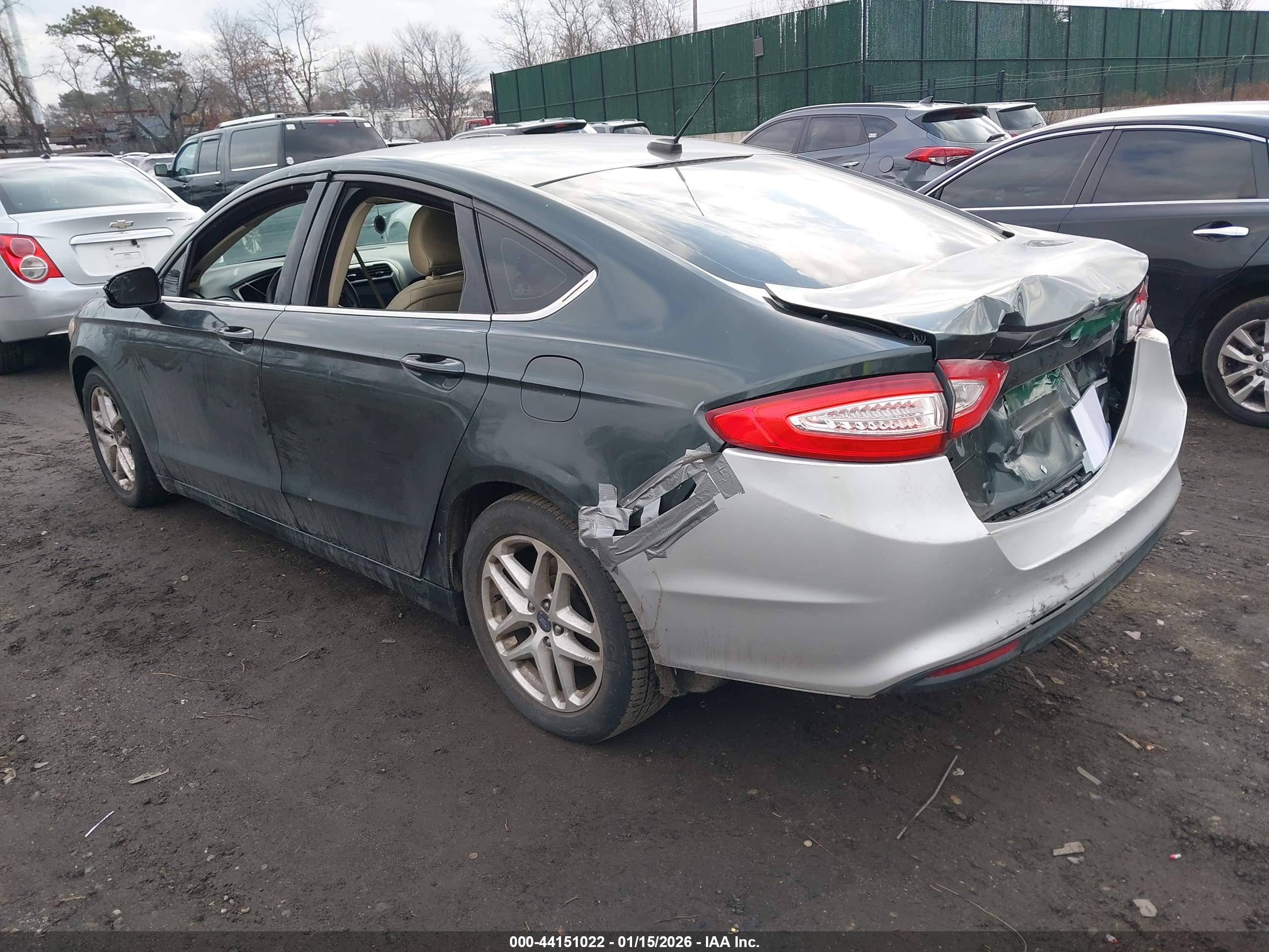 FORD FUSION image 3
