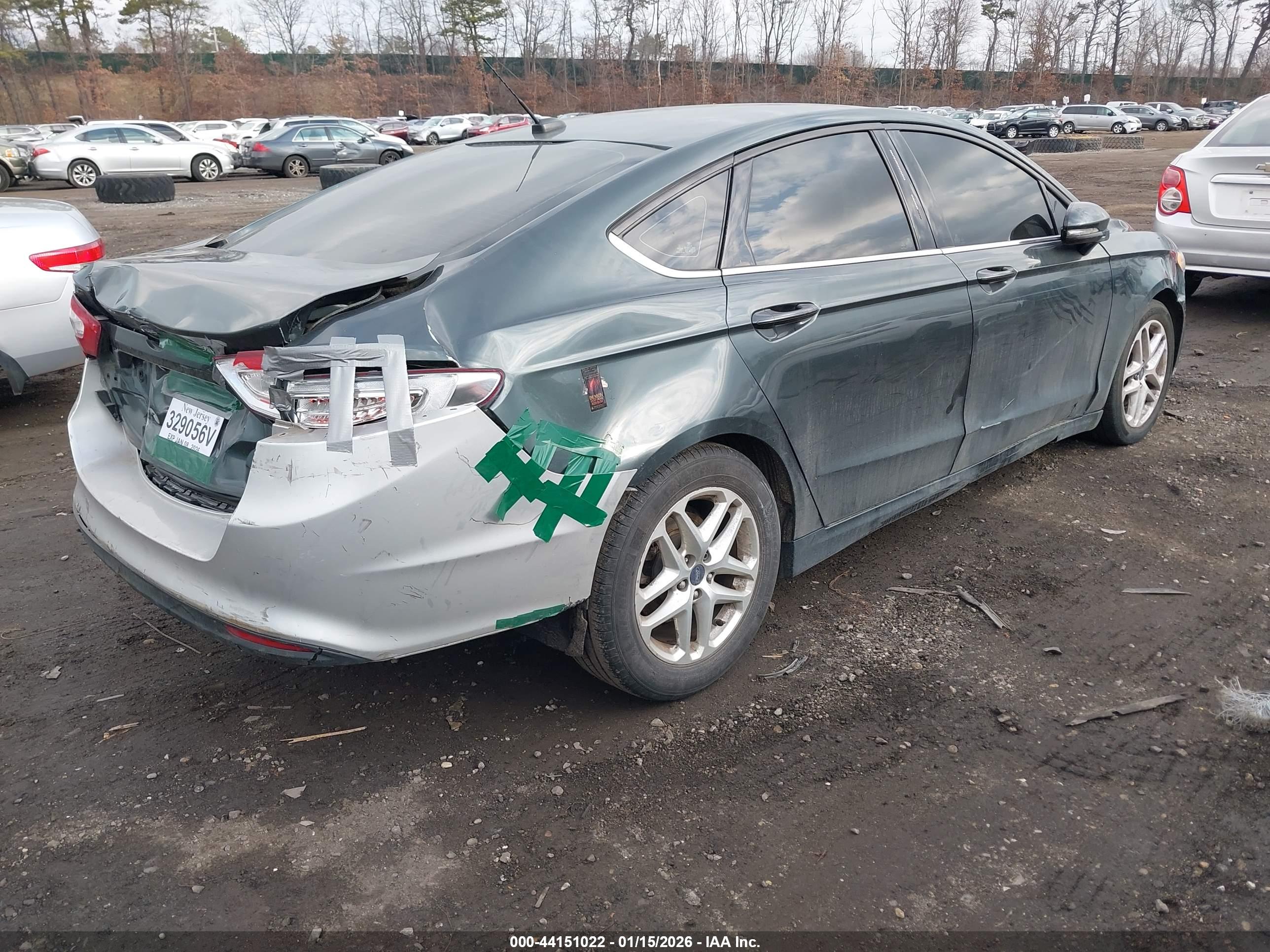 FORD FUSION image 4