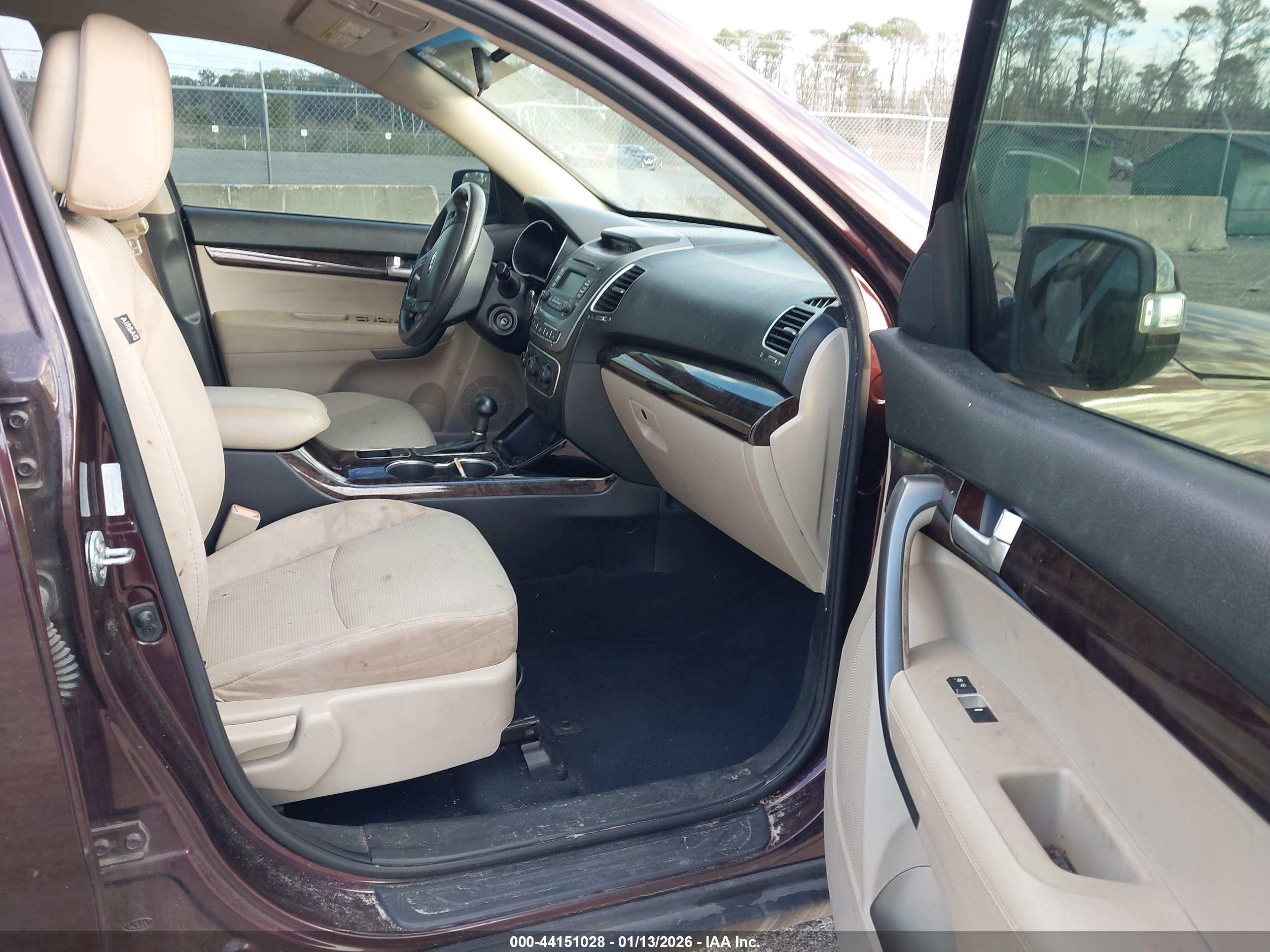 KIA SORENTO image 5