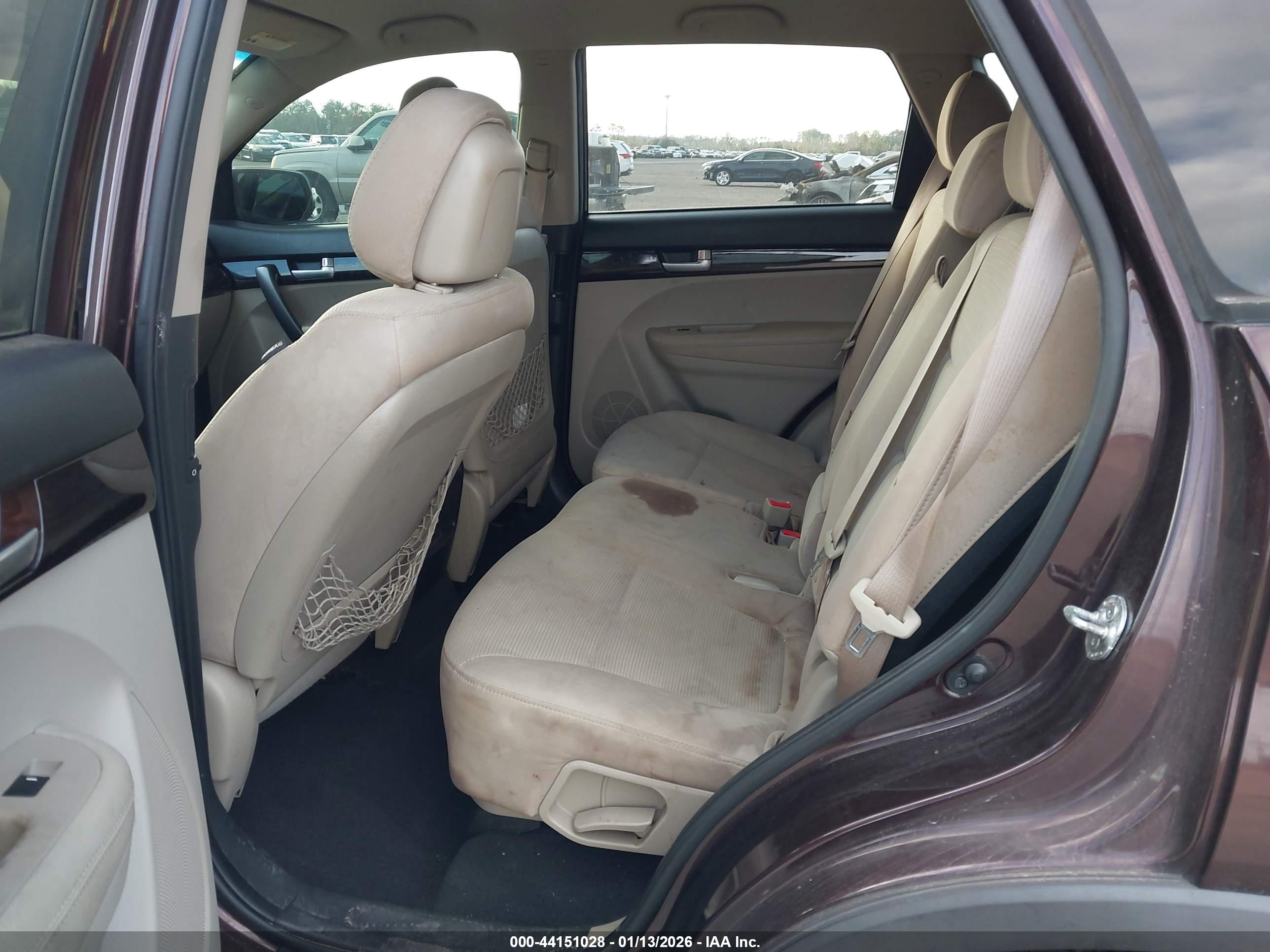 KIA SORENTO image 8