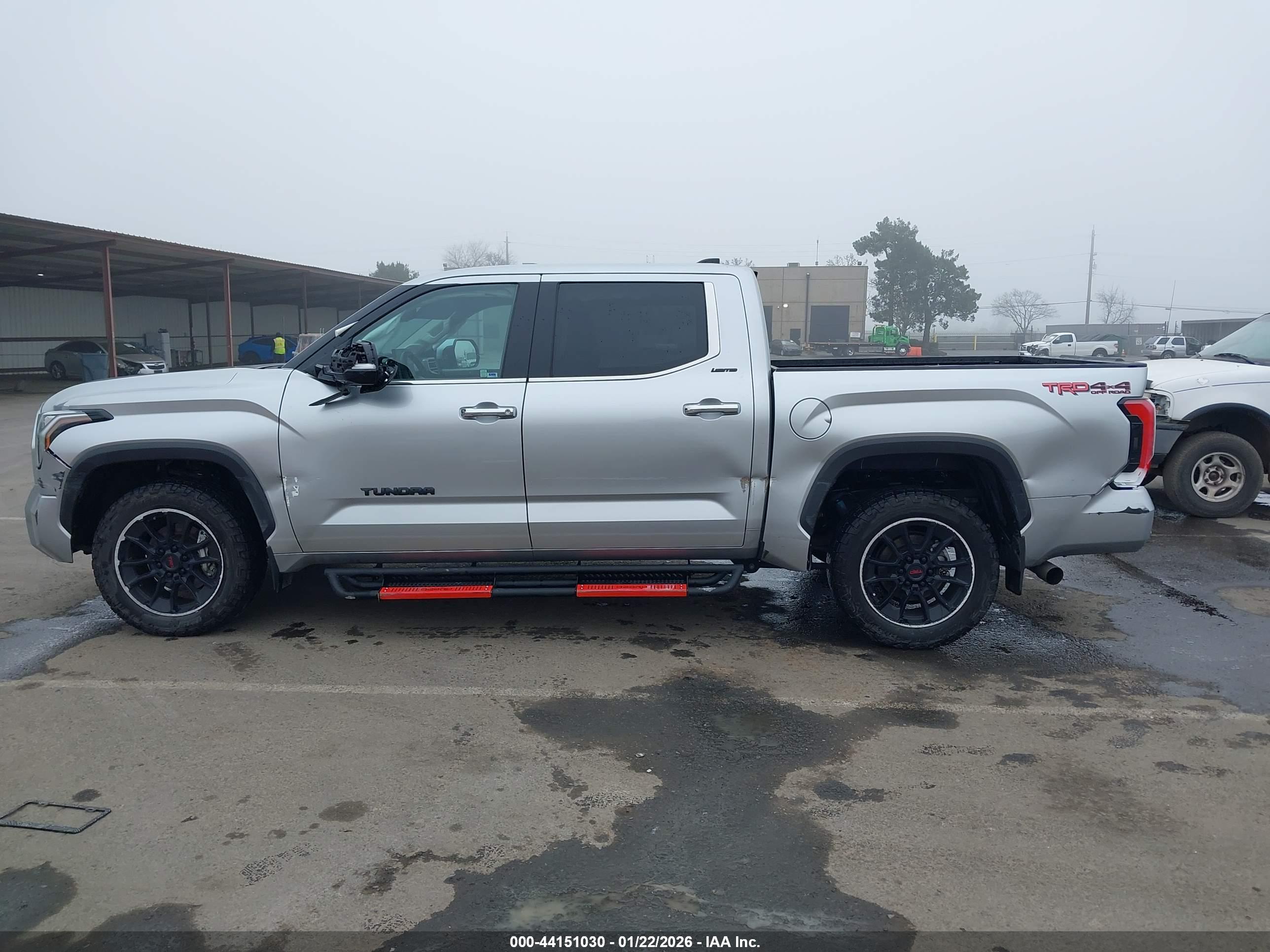 TOYOTA TUNDRA image 6