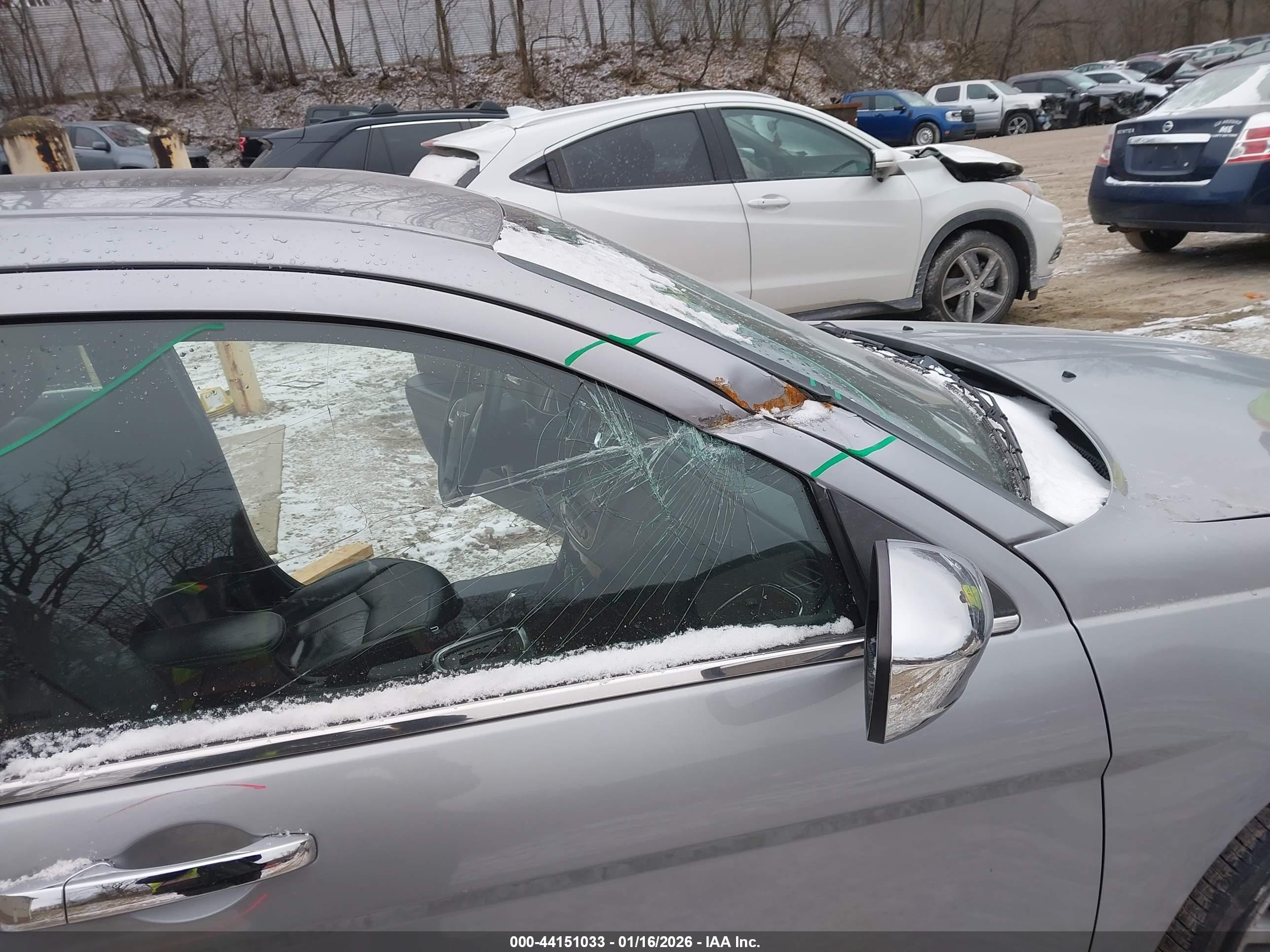CHRYSLER 200 image 6