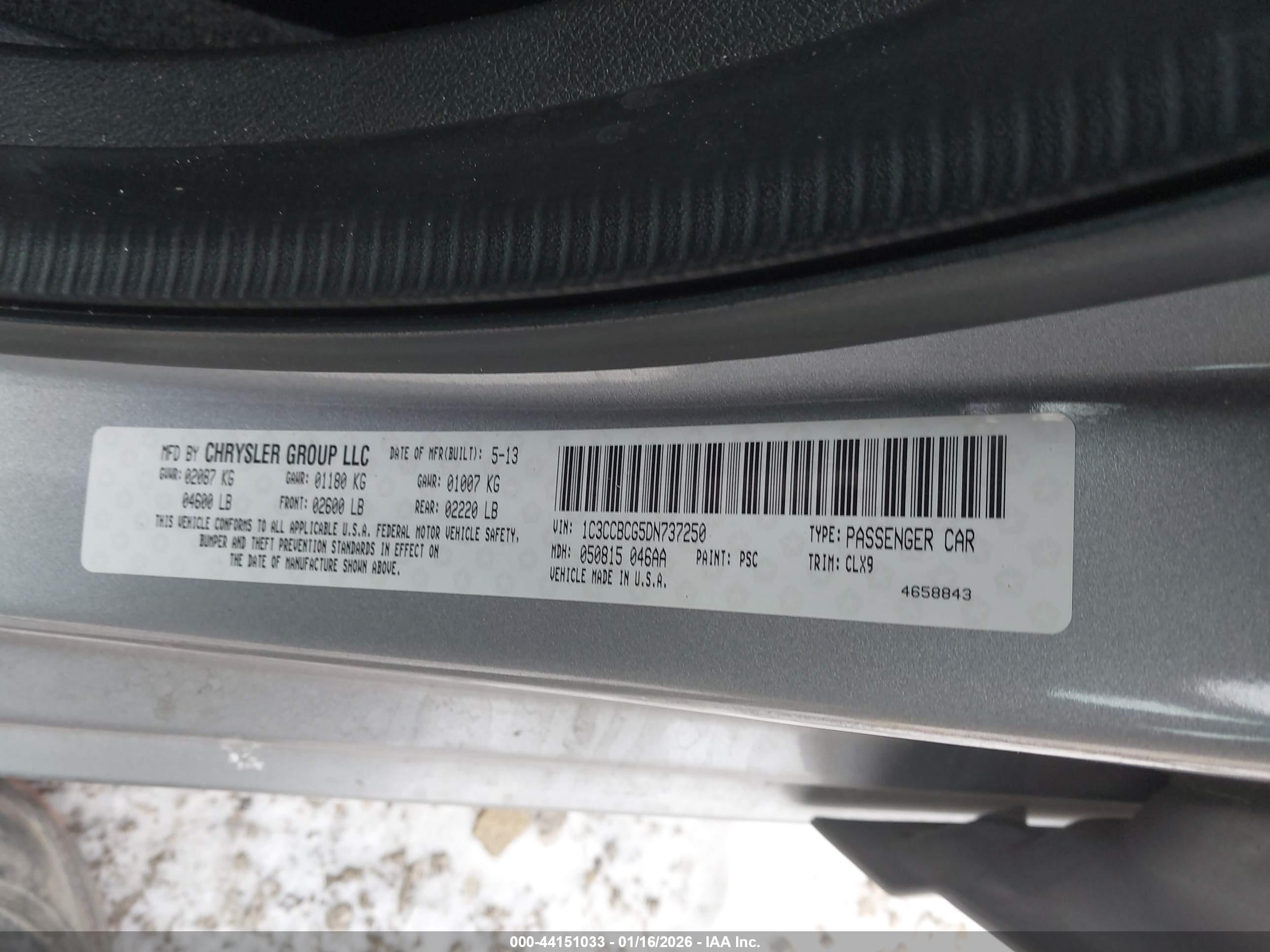 CHRYSLER 200 image 9