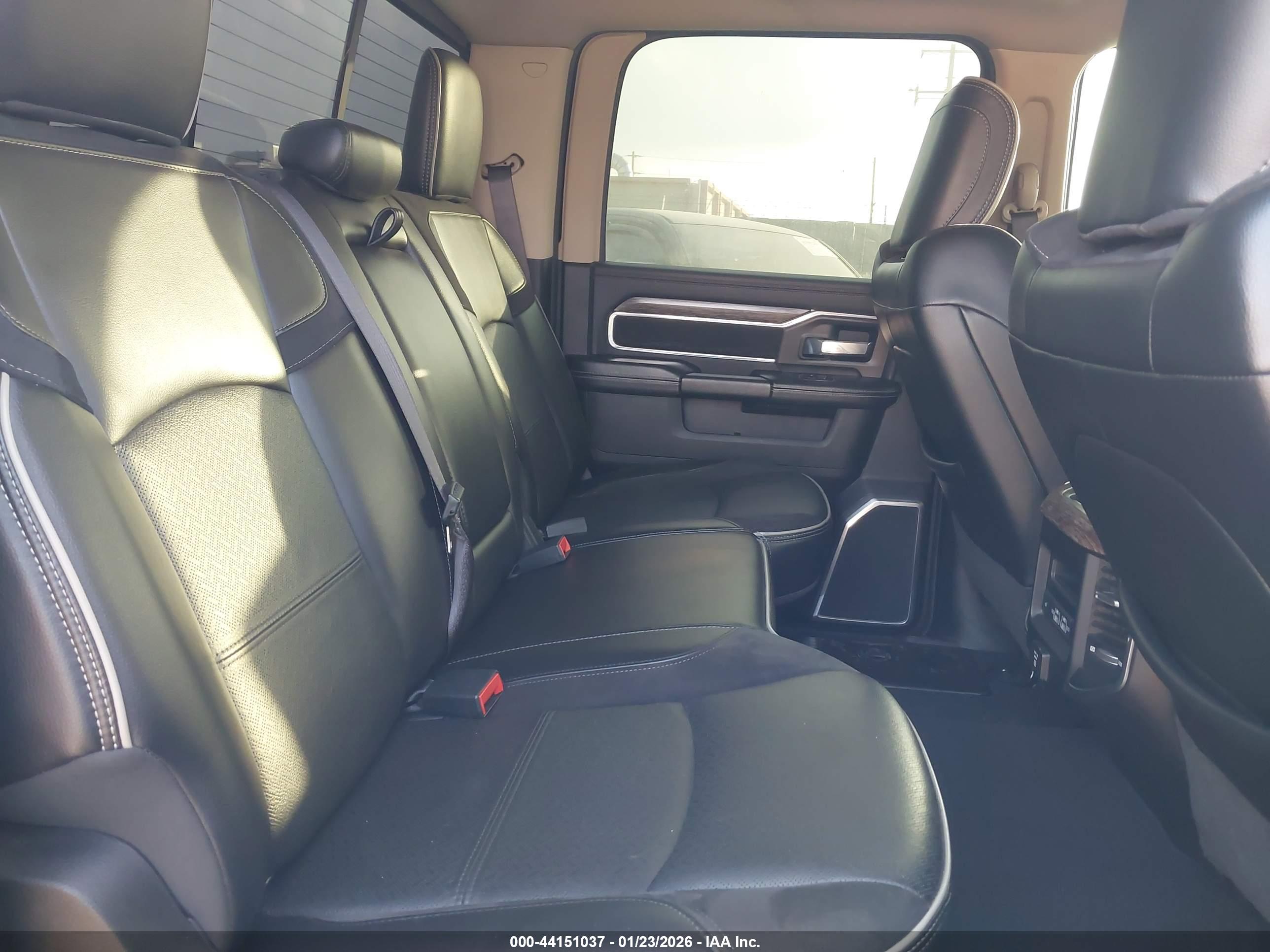 RAM 2500 image 8