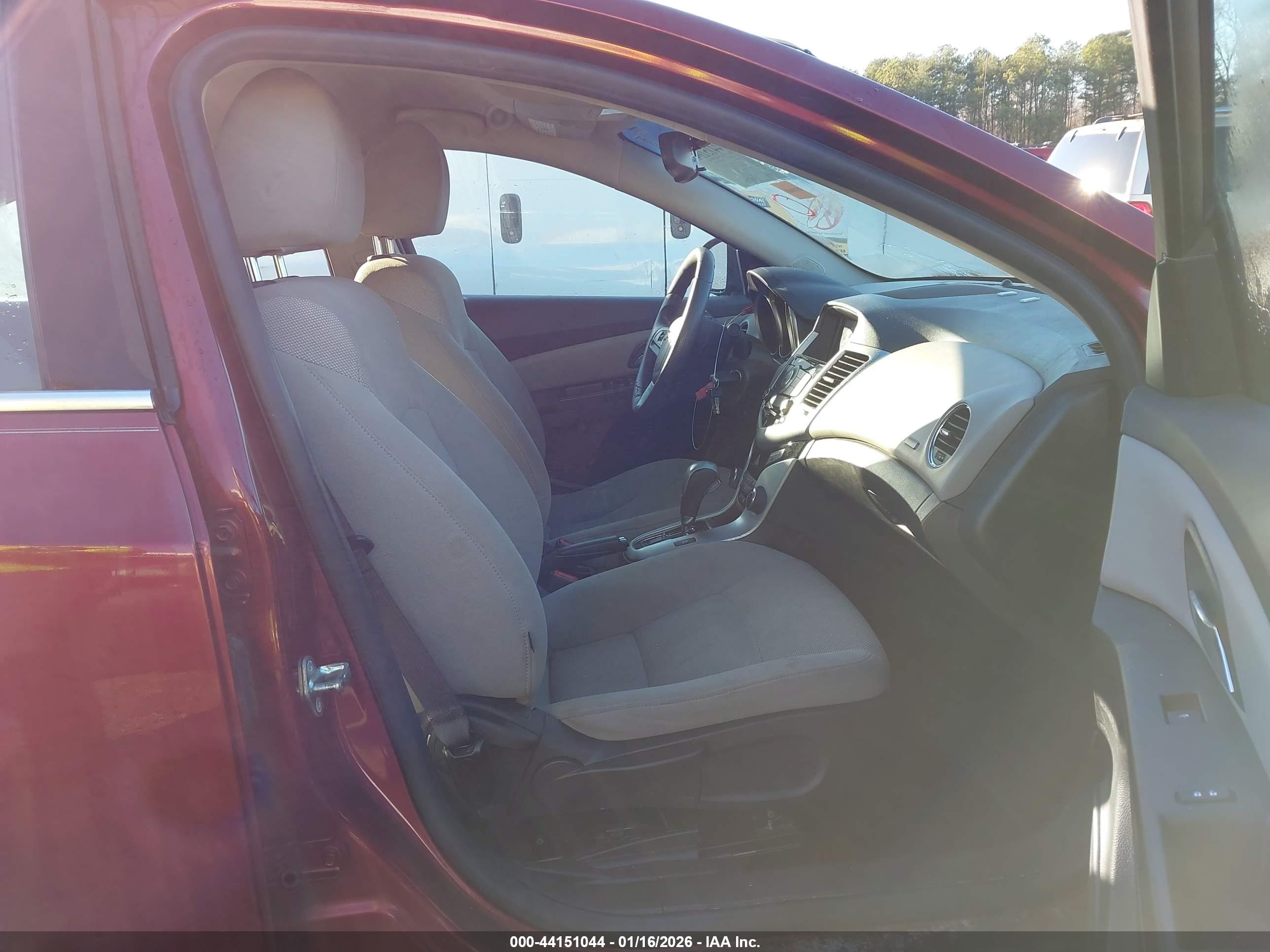CHEVROLET CRUZE image 5