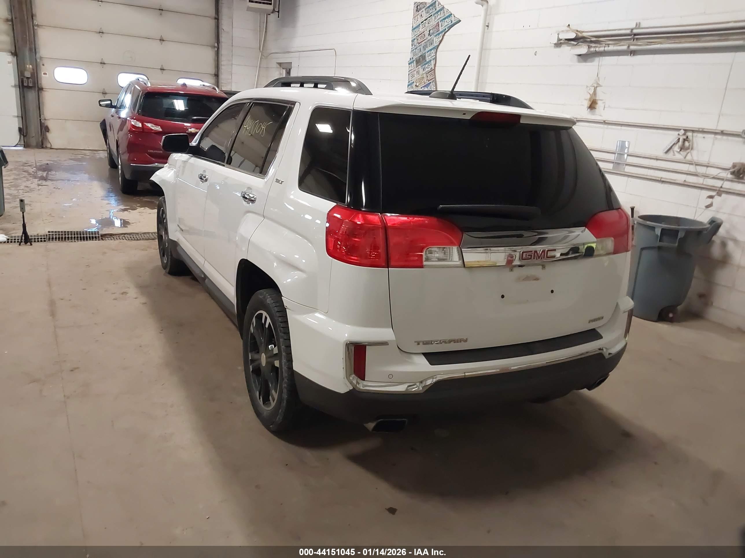GMC TERRAIN image 3