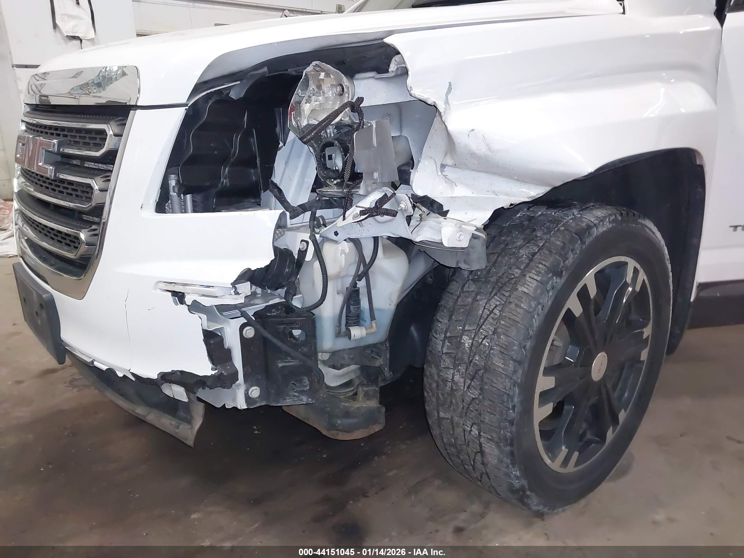 GMC TERRAIN image 6