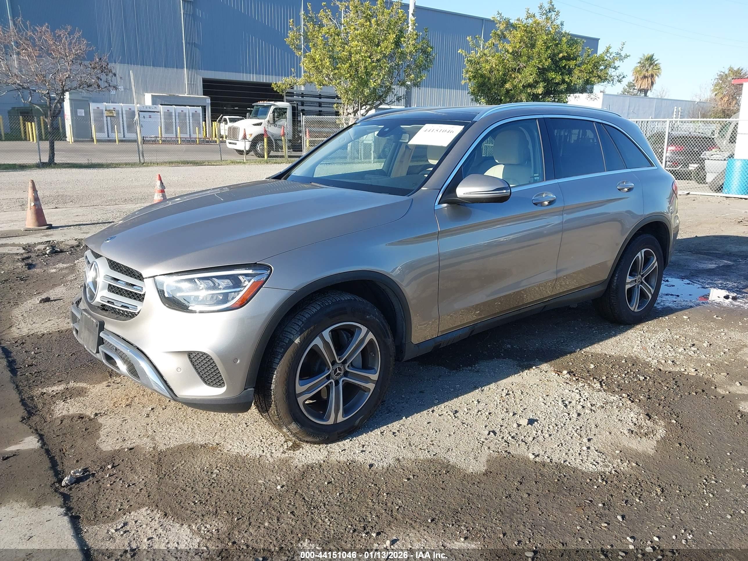 MERCEDES-BENZ GLC image 2