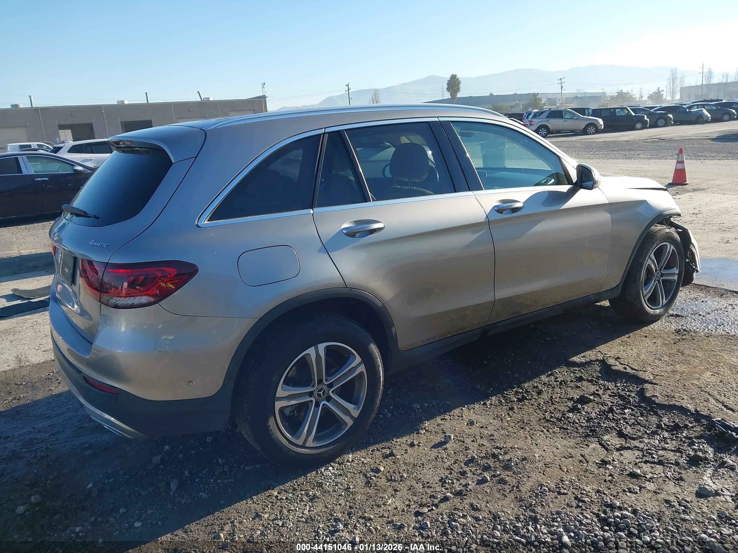 MERCEDES-BENZ GLC image 4