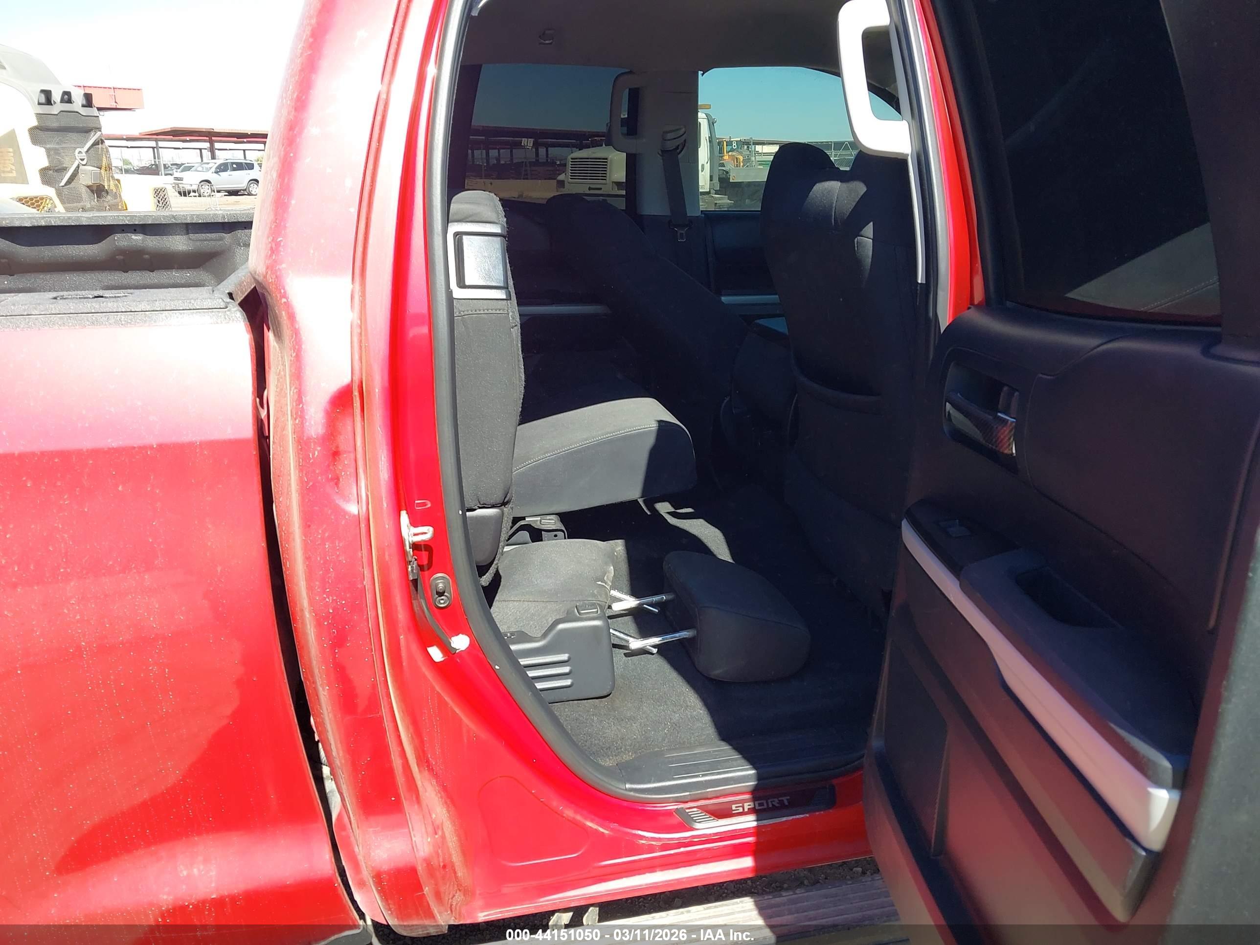 TOYOTA TUNDRA image 8