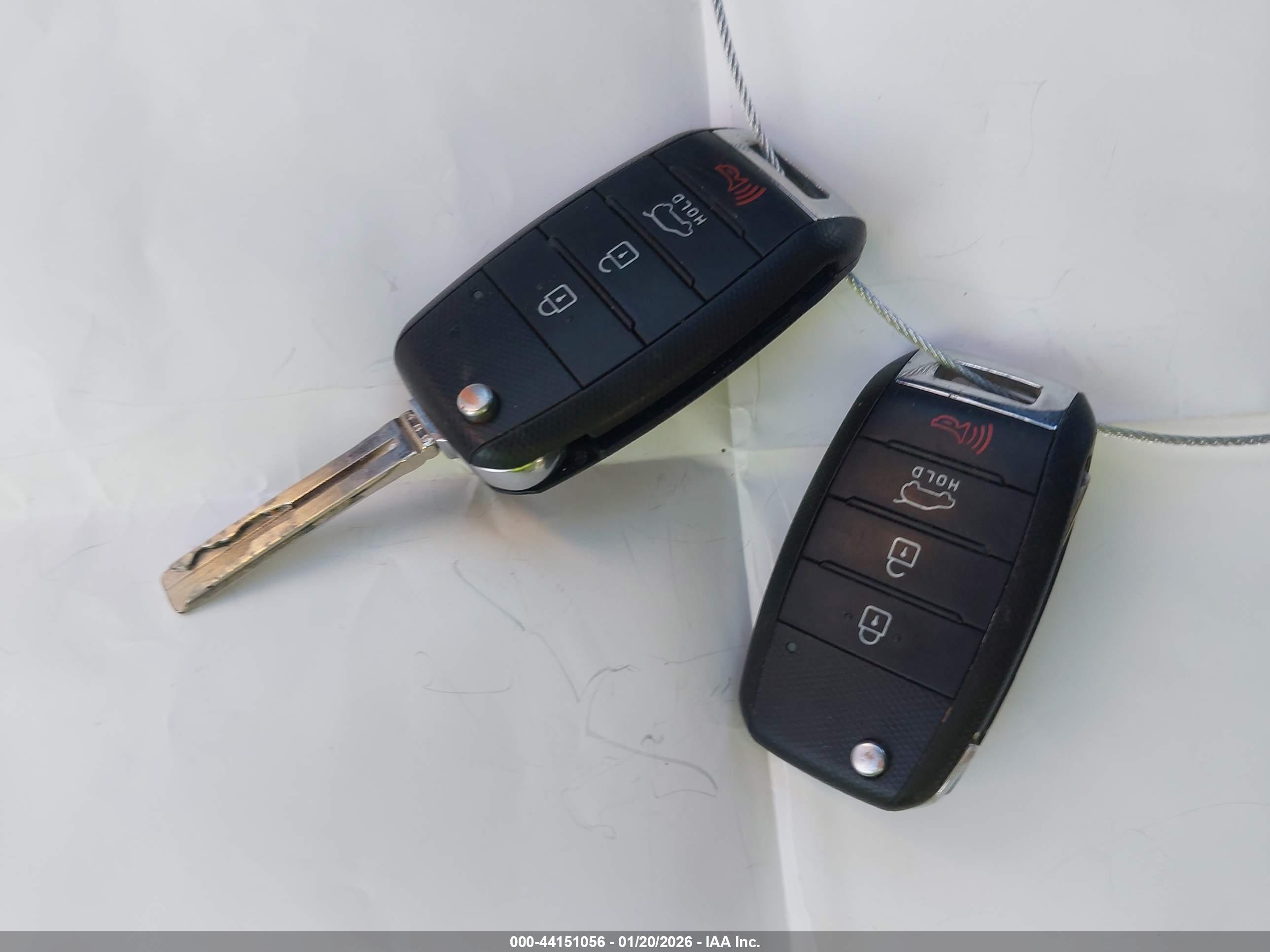 KIA SORENTO image 11