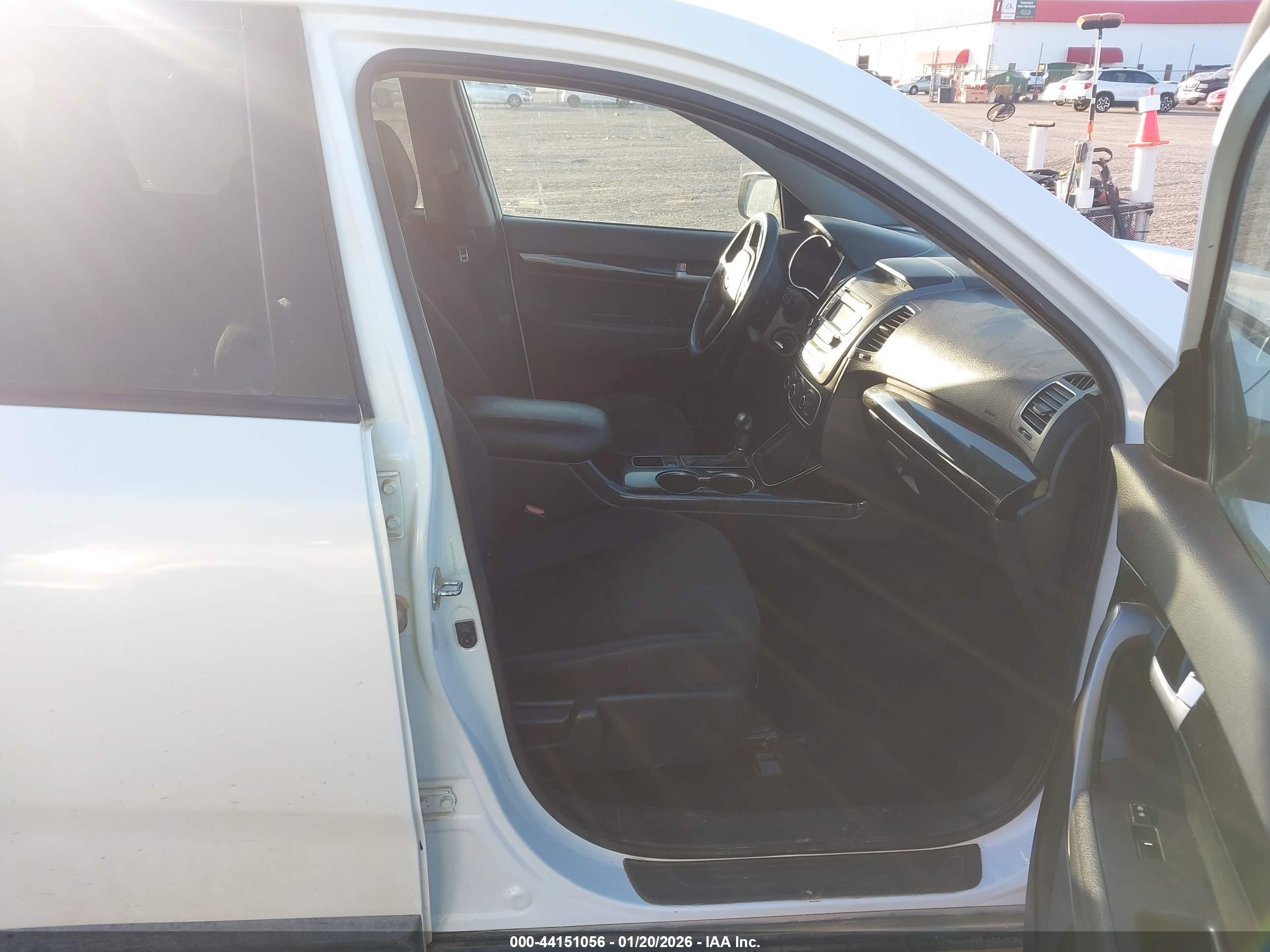 KIA SORENTO image 5