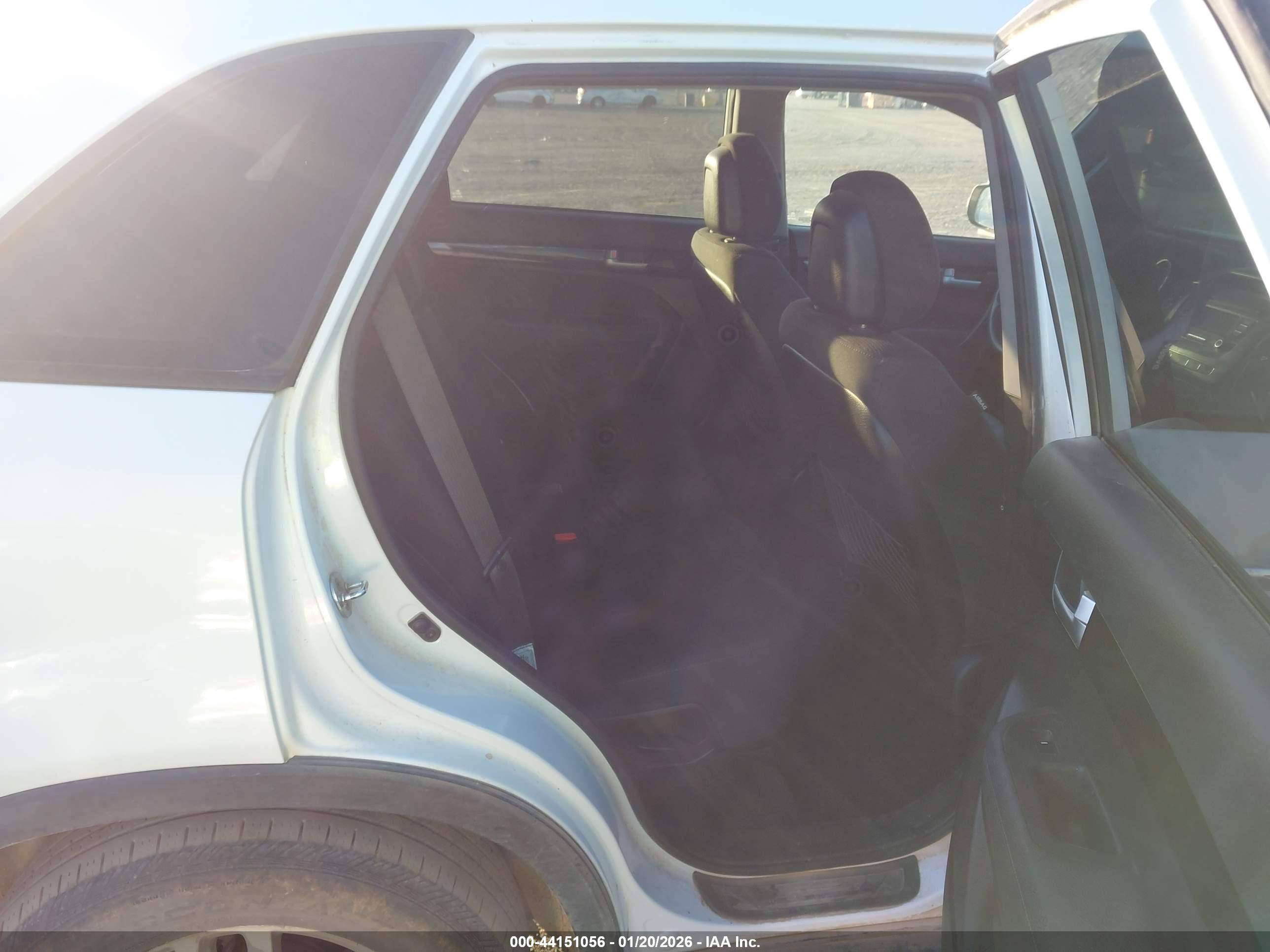 KIA SORENTO image 8