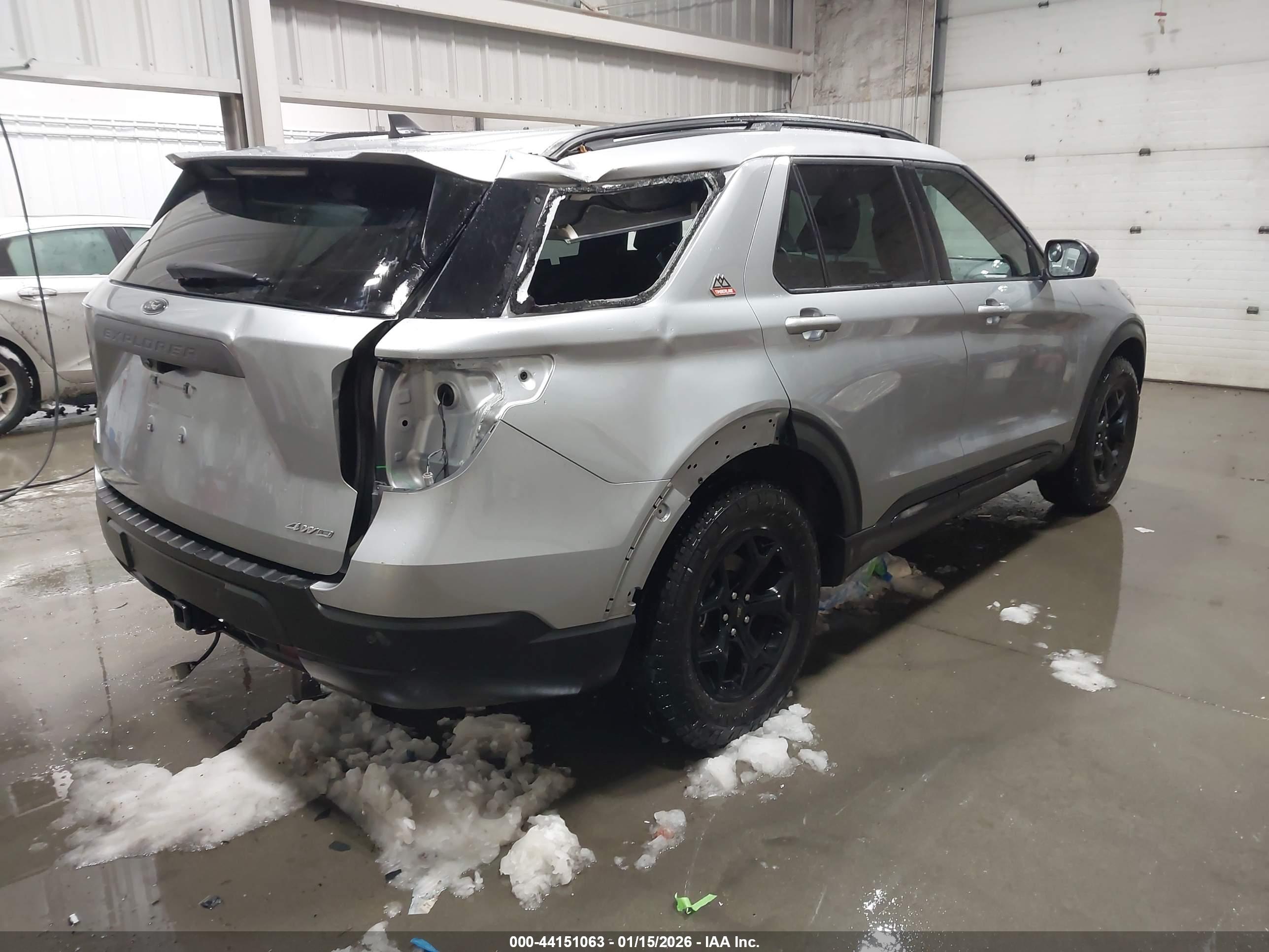 FORD EXPLORER image 4
