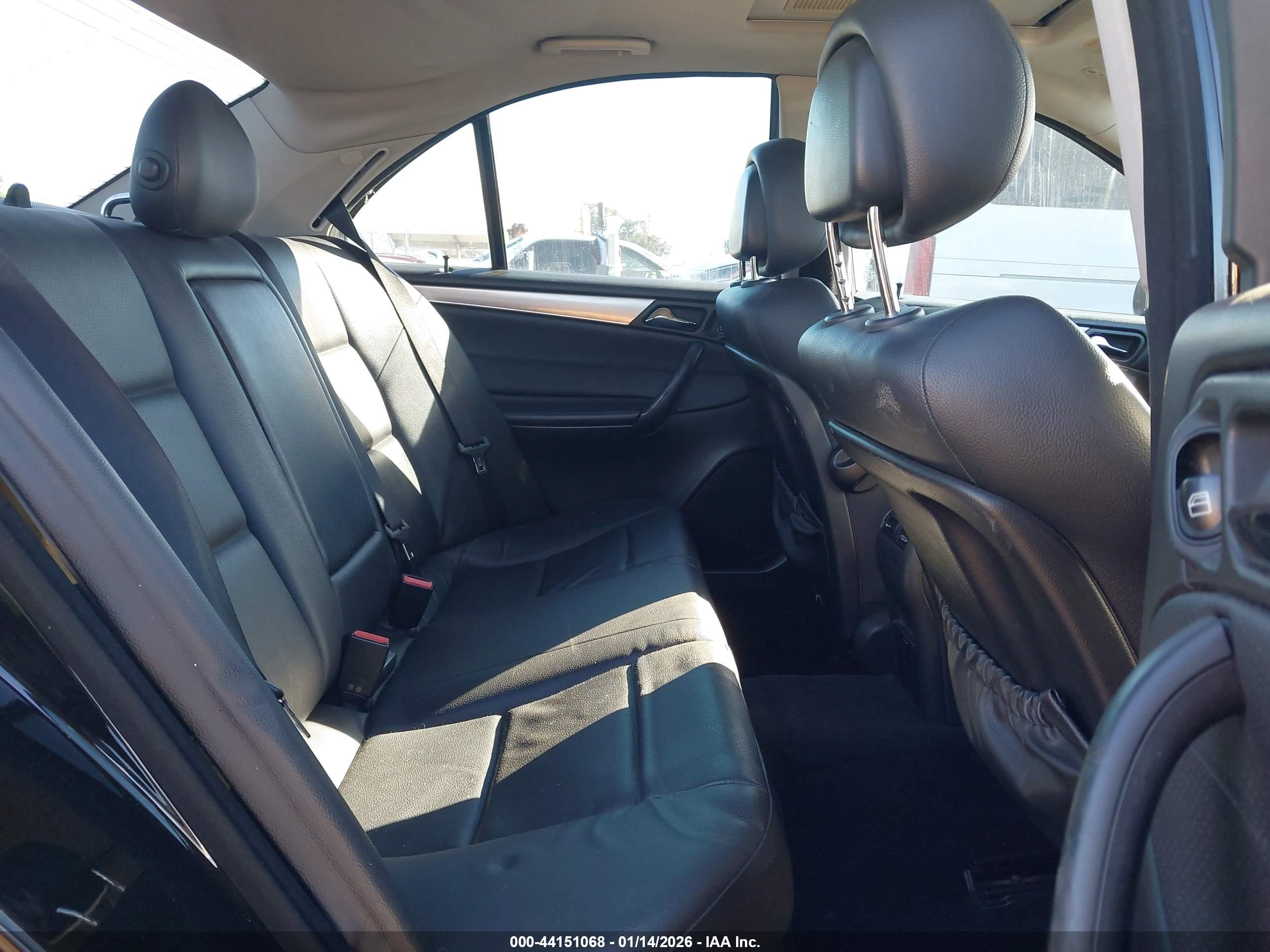 MERCEDES-BENZ C image 8
