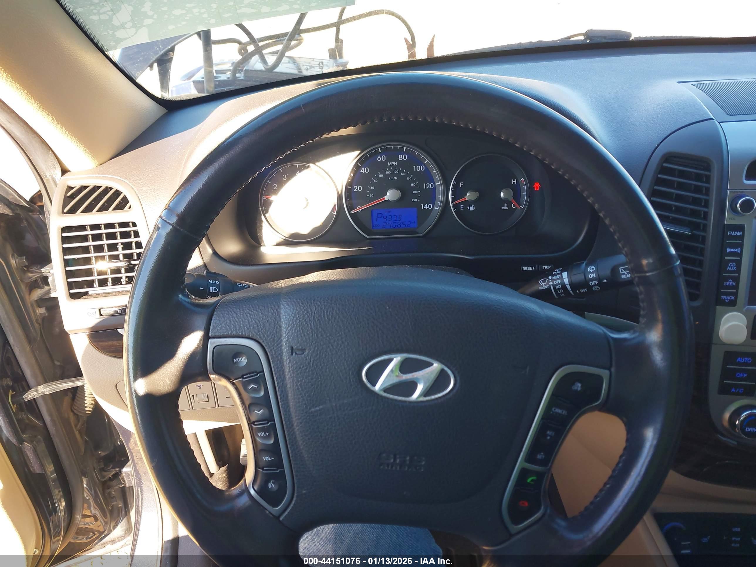 HYUNDAI SANTA image 6