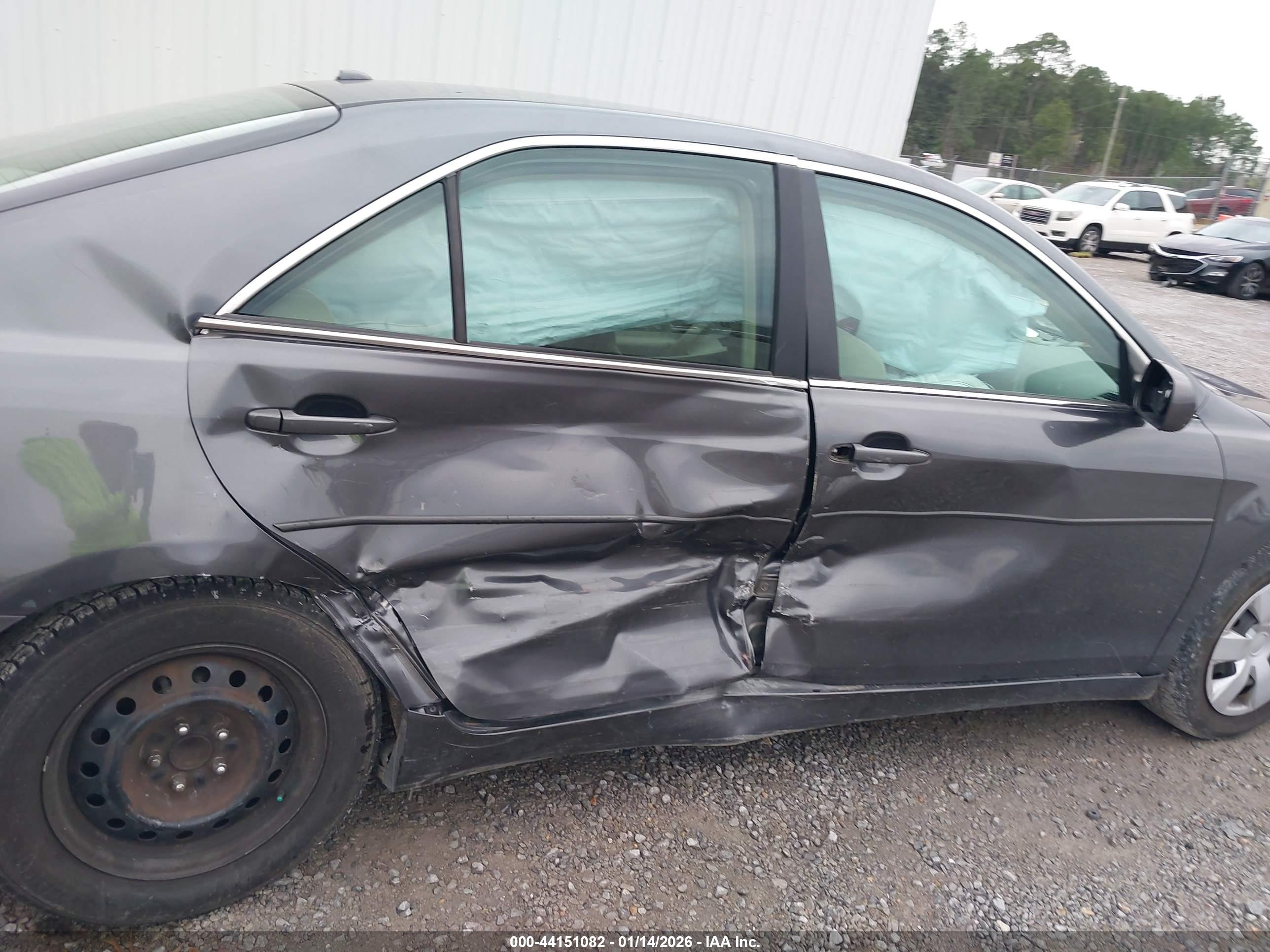 TOYOTA CAMRY image 6