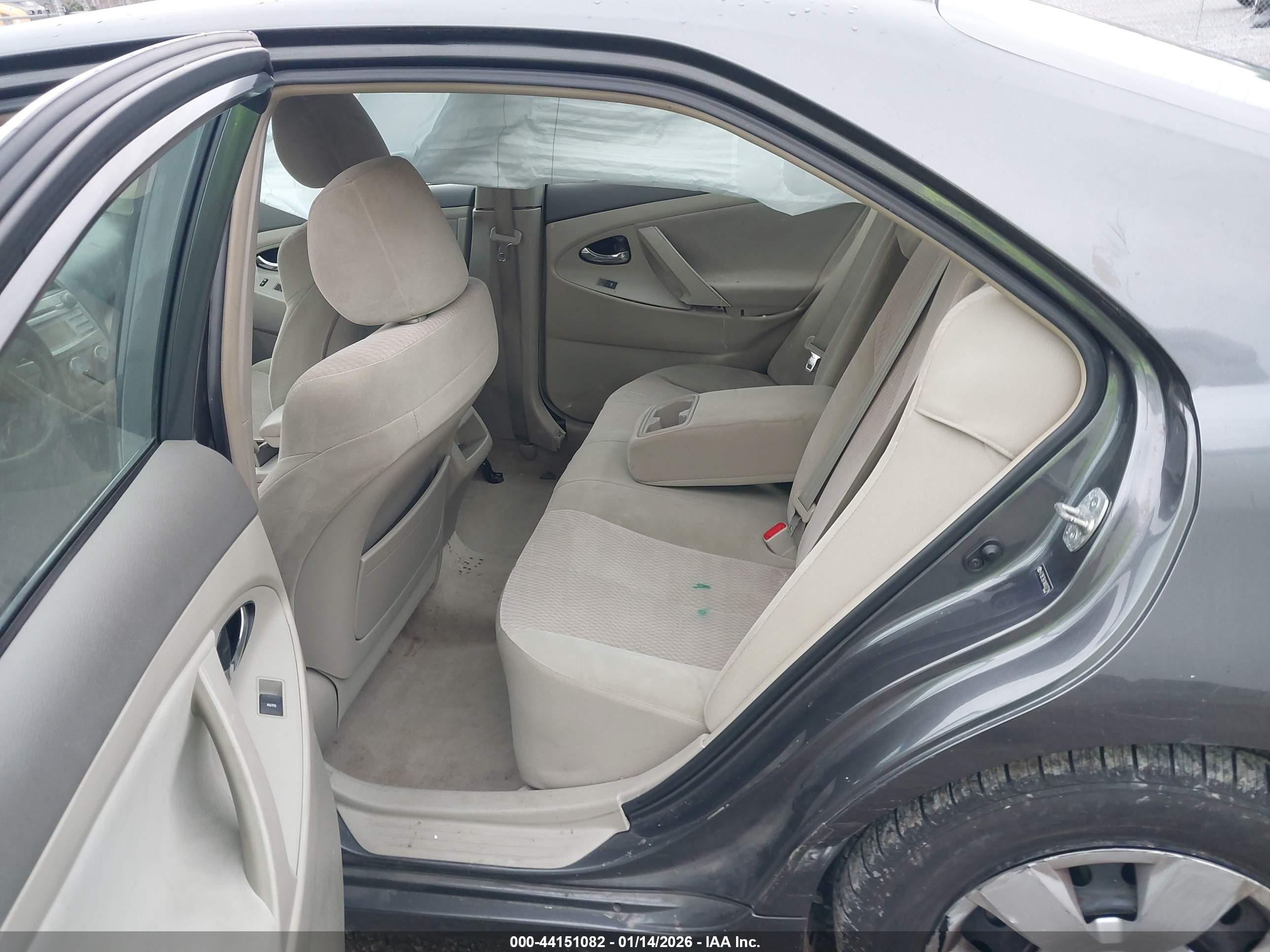 TOYOTA CAMRY image 8