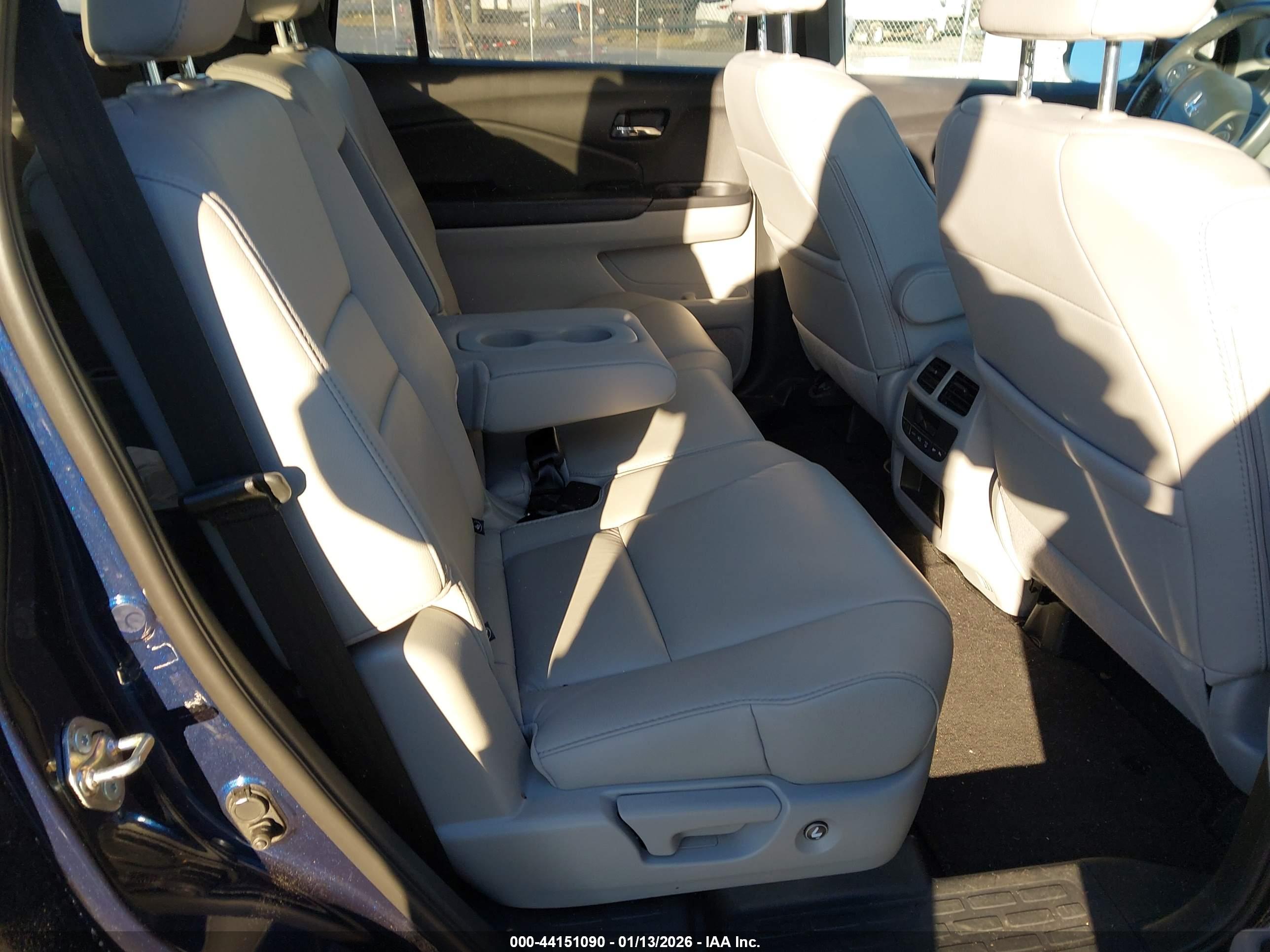 HONDA PILOT image 8