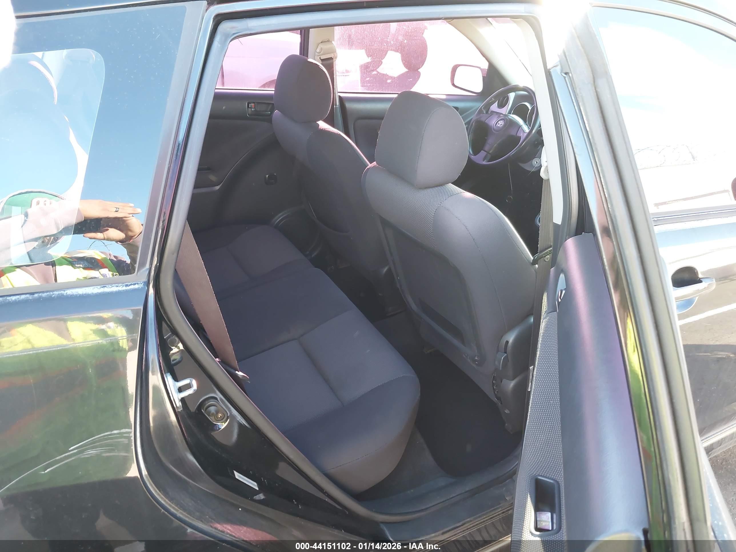 TOYOTA MATRIX image 8
