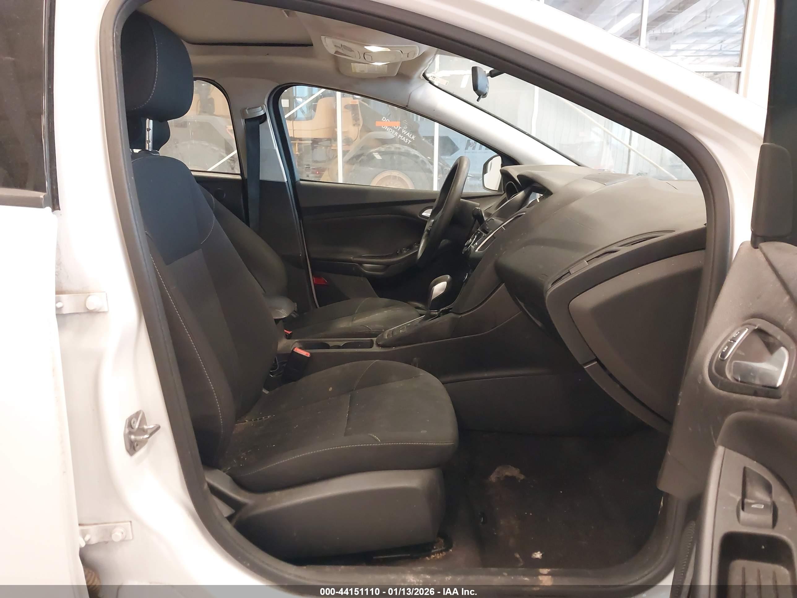 FORD FOCUS image 5