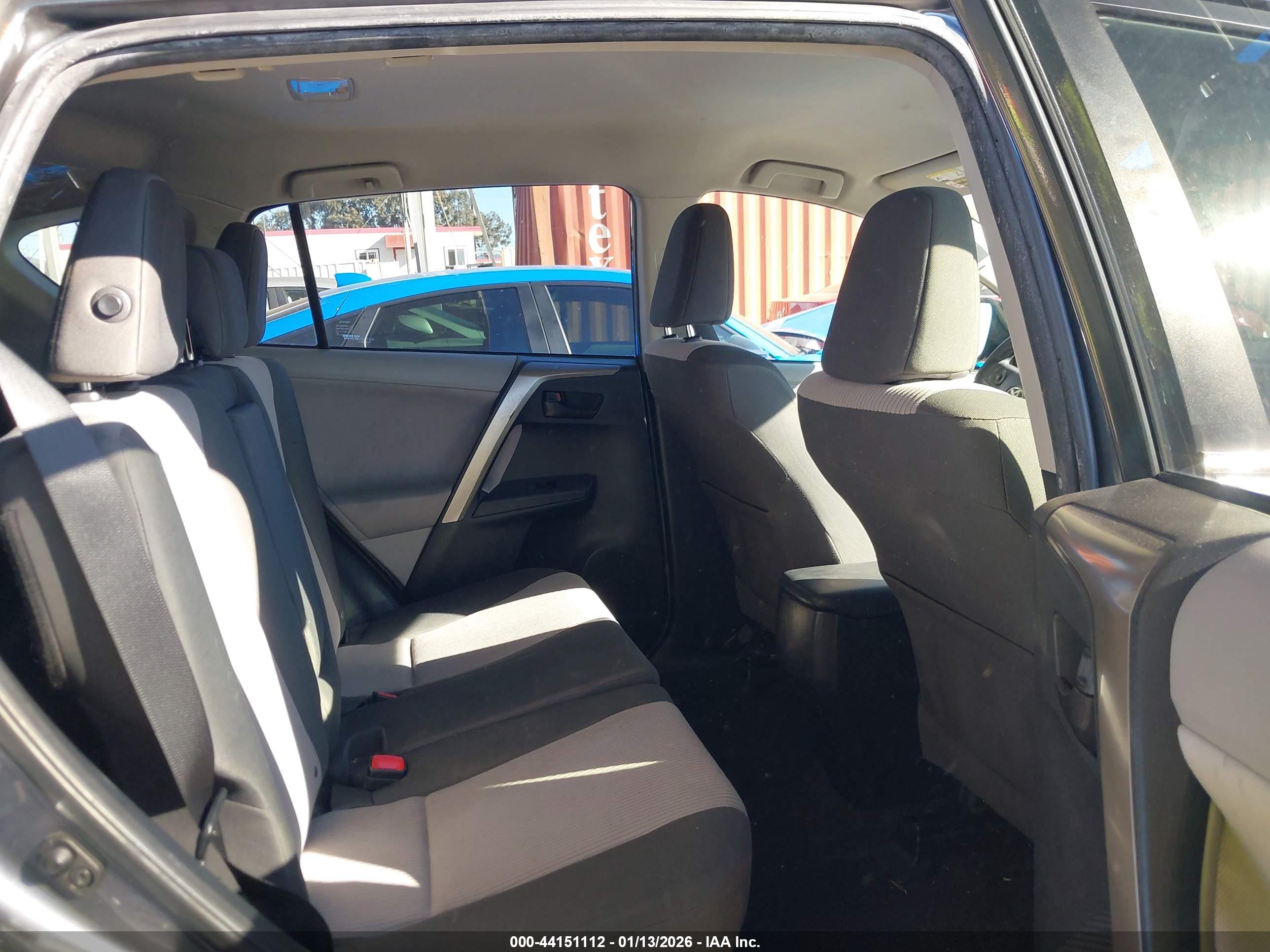TOYOTA RAV4 image 8