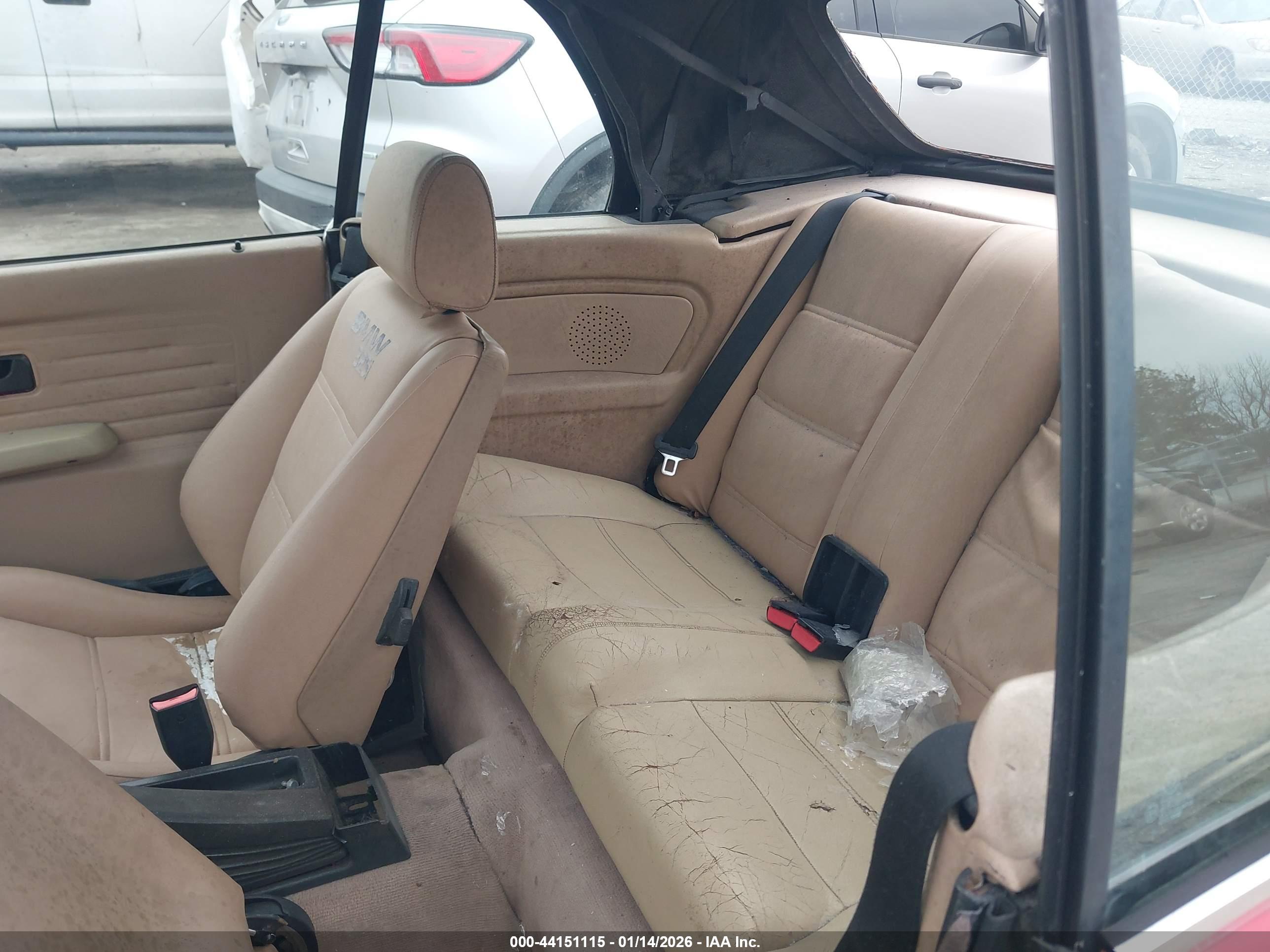 BMW 325 image 8