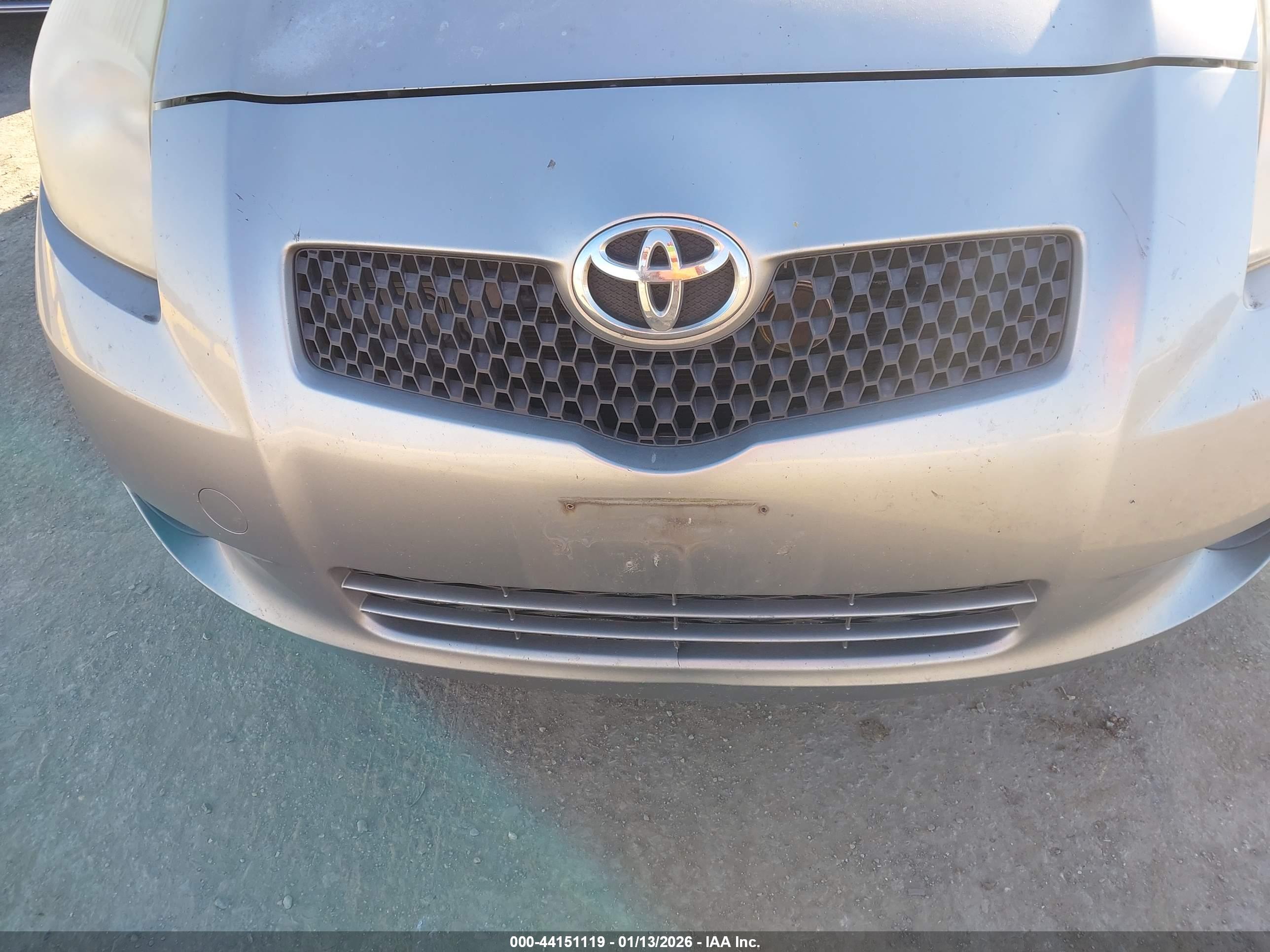 TOYOTA YARIS image 6