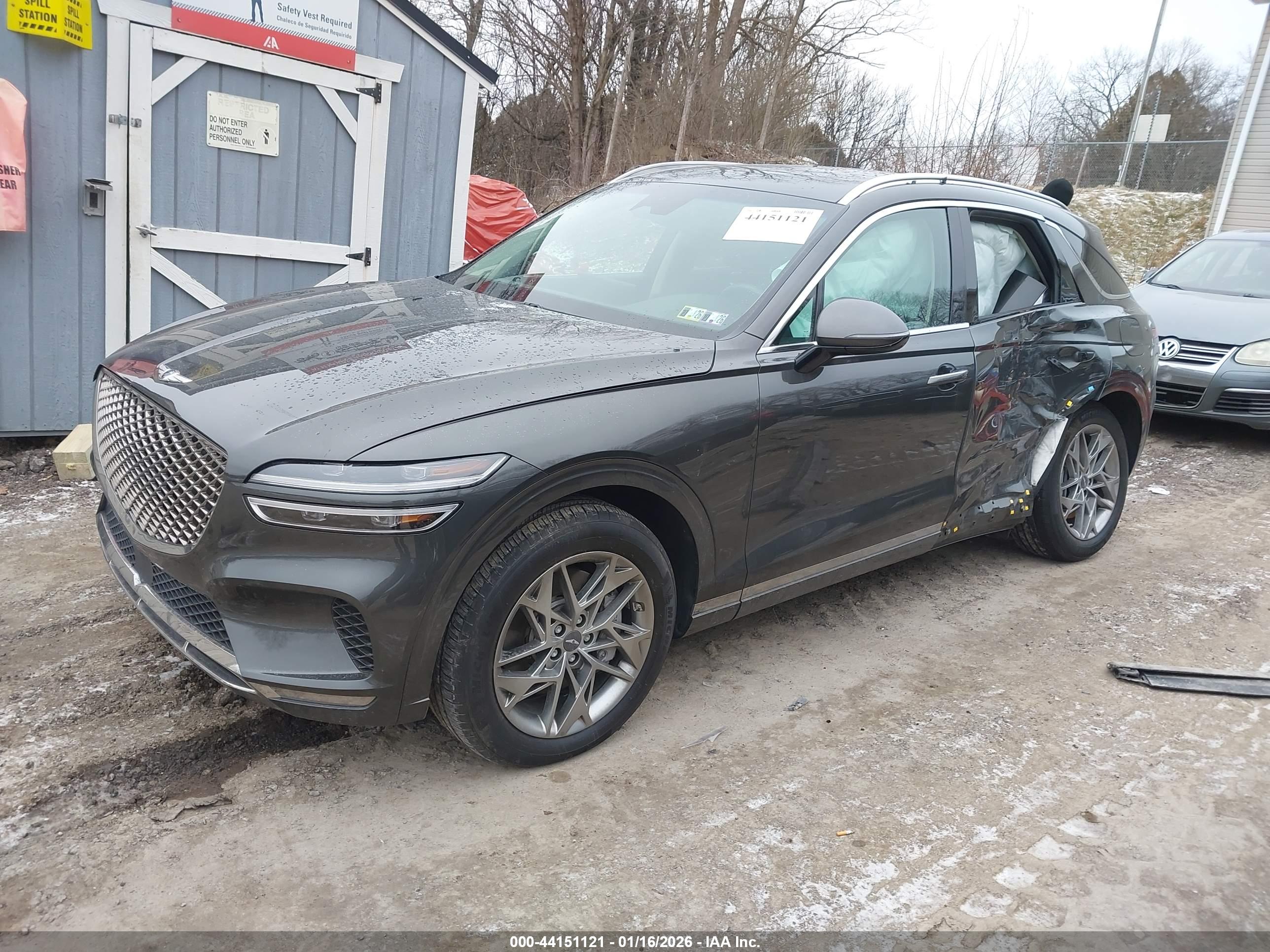 GENESIS GV70 image 2