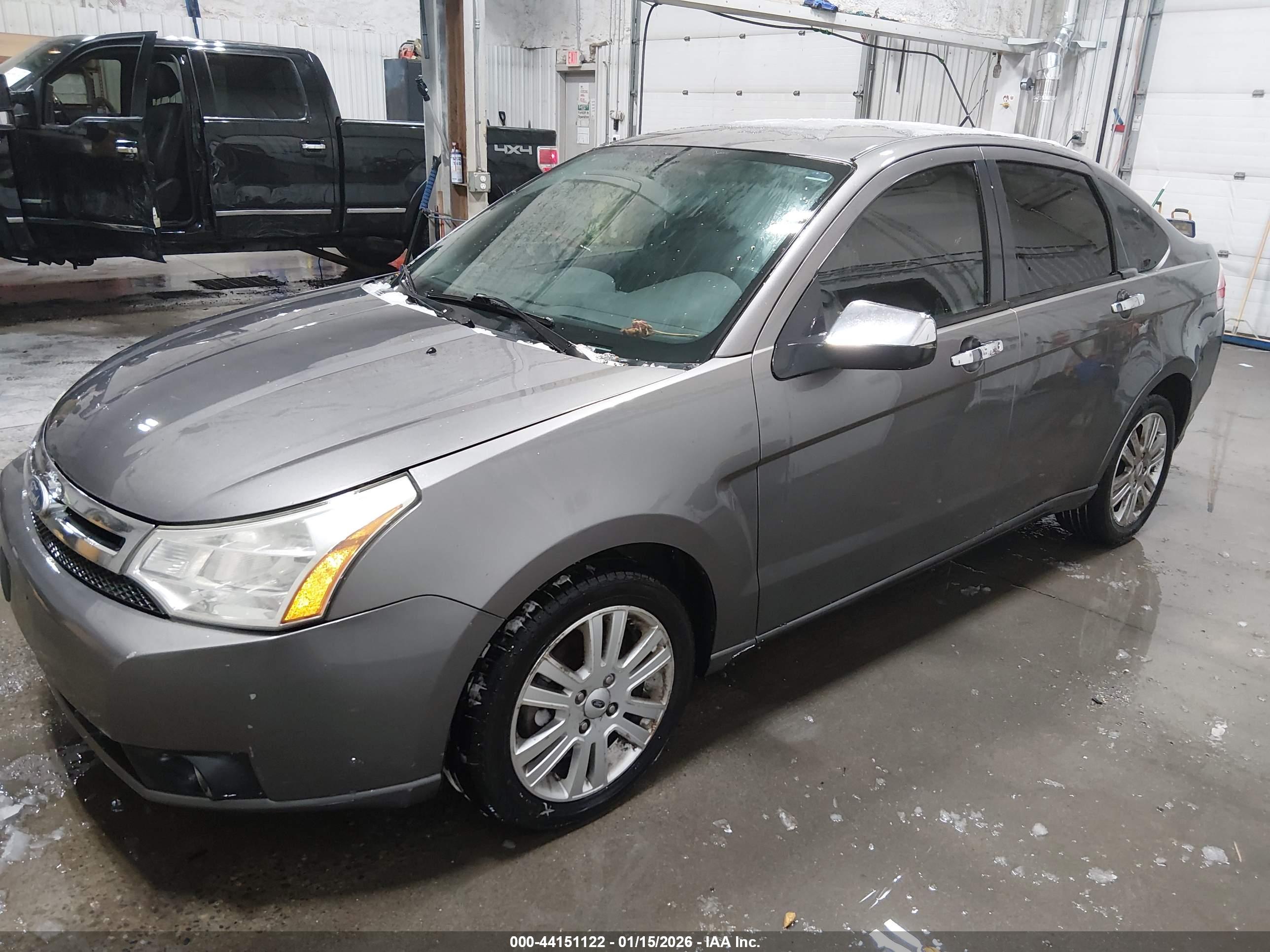 FORD FOCUS image 2