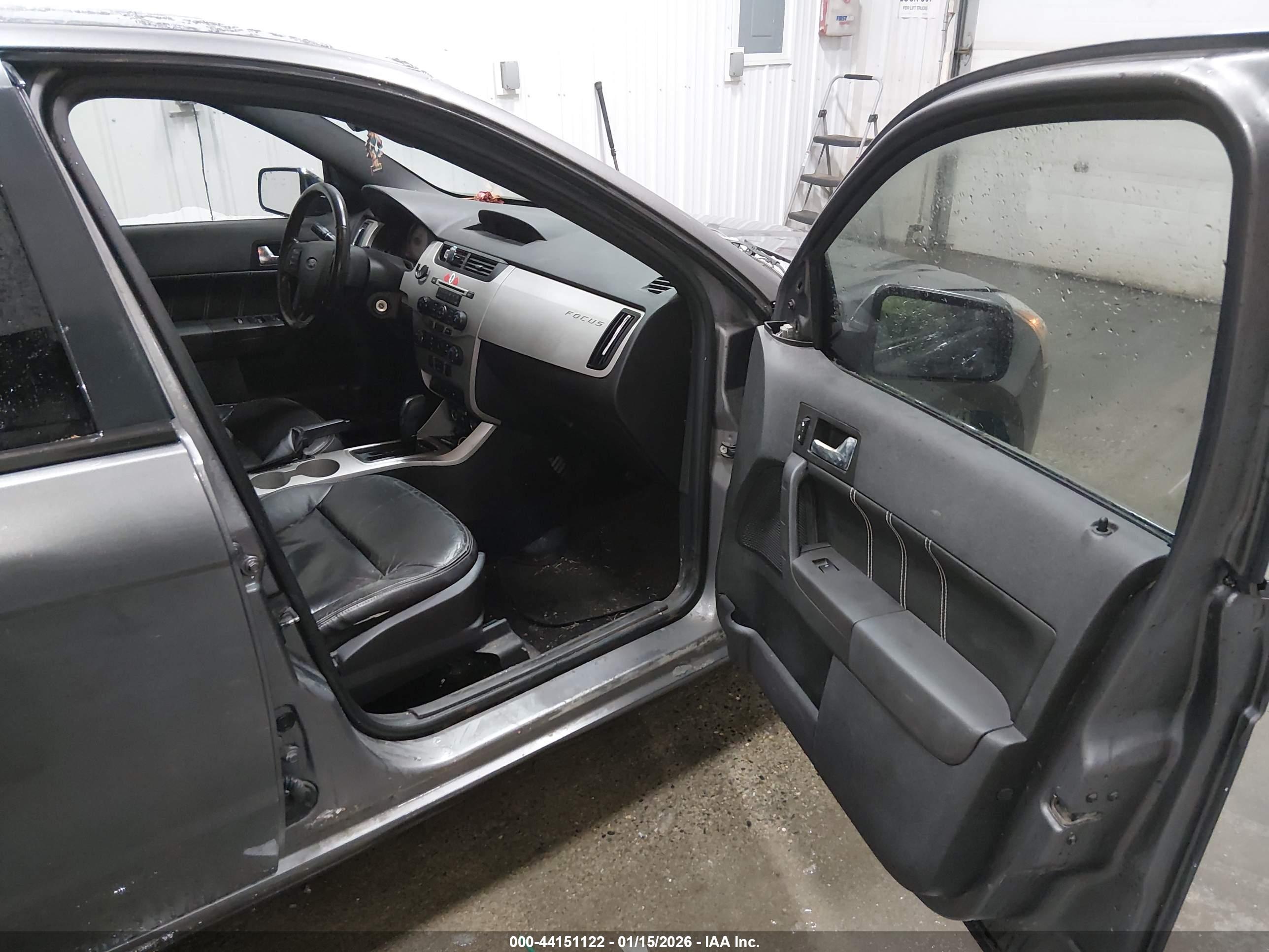 FORD FOCUS image 5