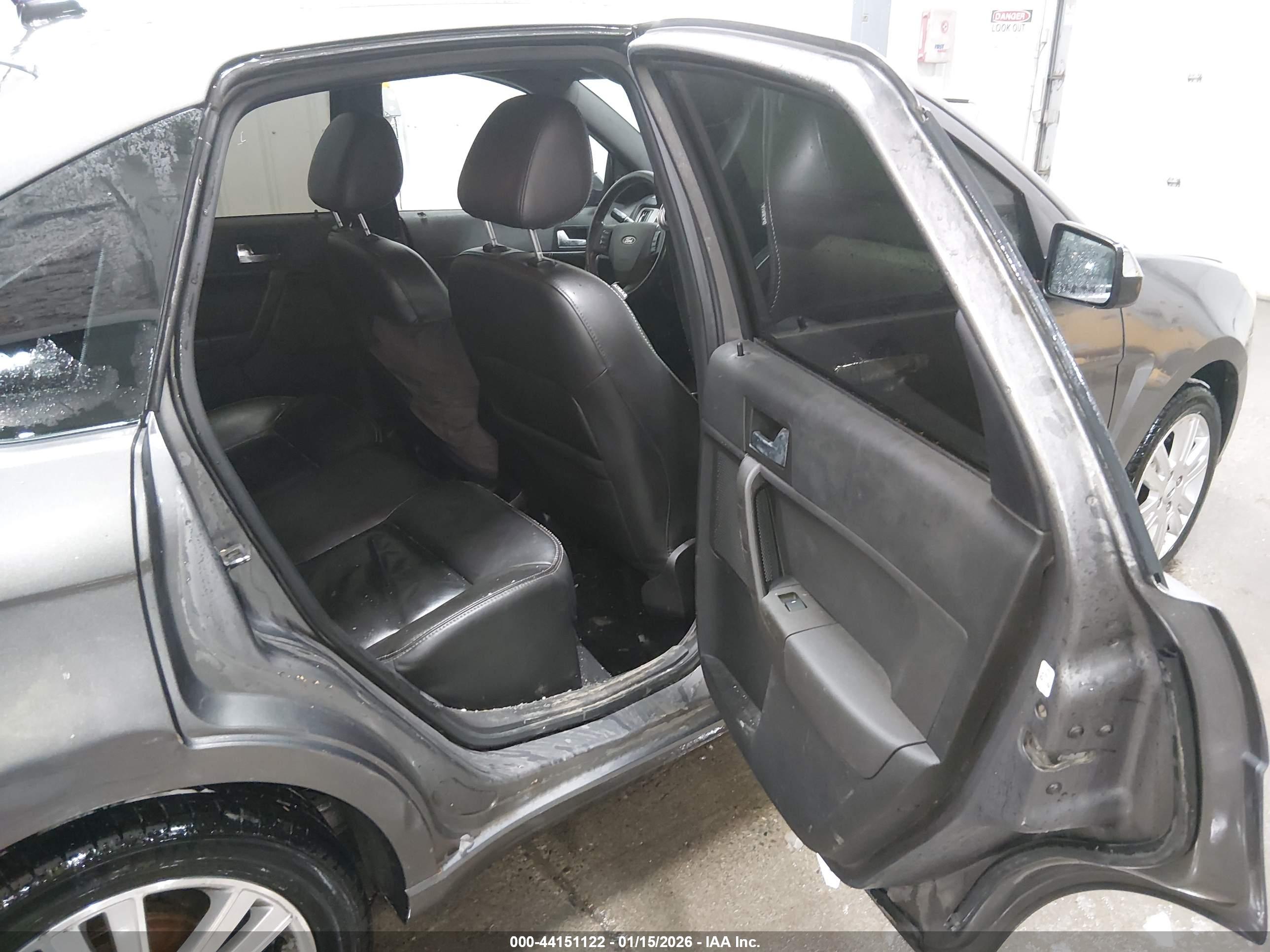 FORD FOCUS image 8