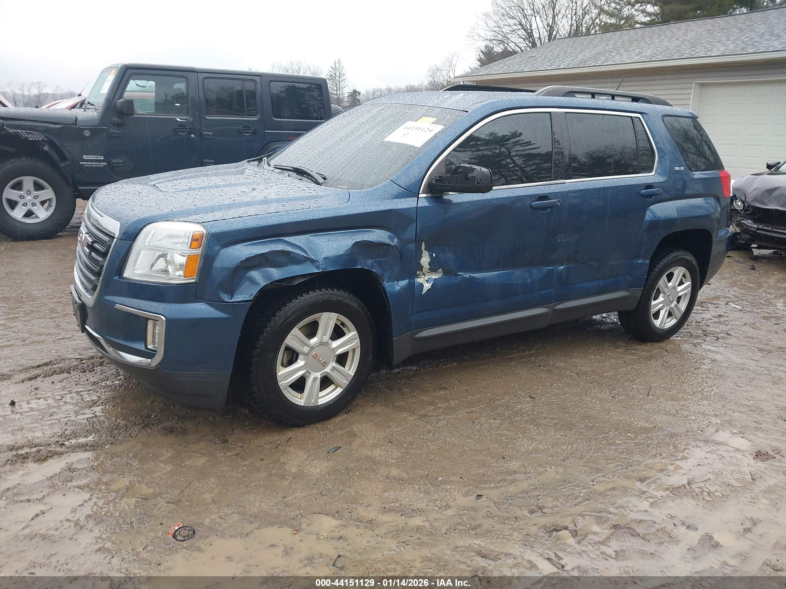 GMC TERRAIN image 2