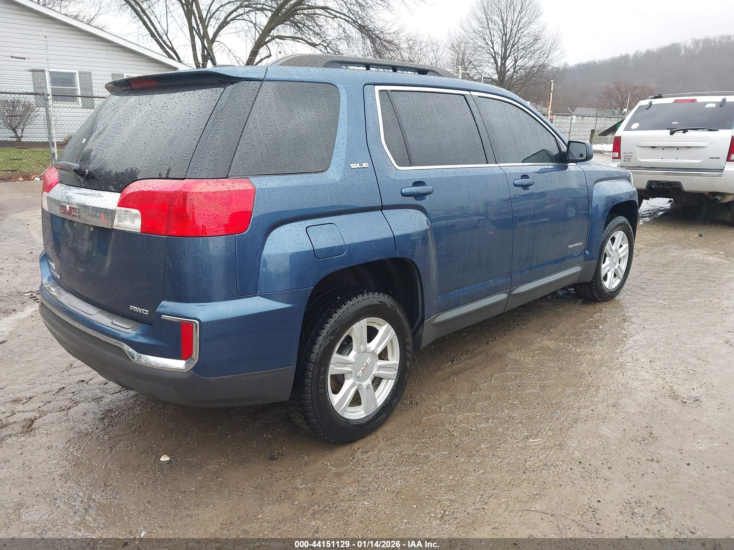 GMC TERRAIN image 4