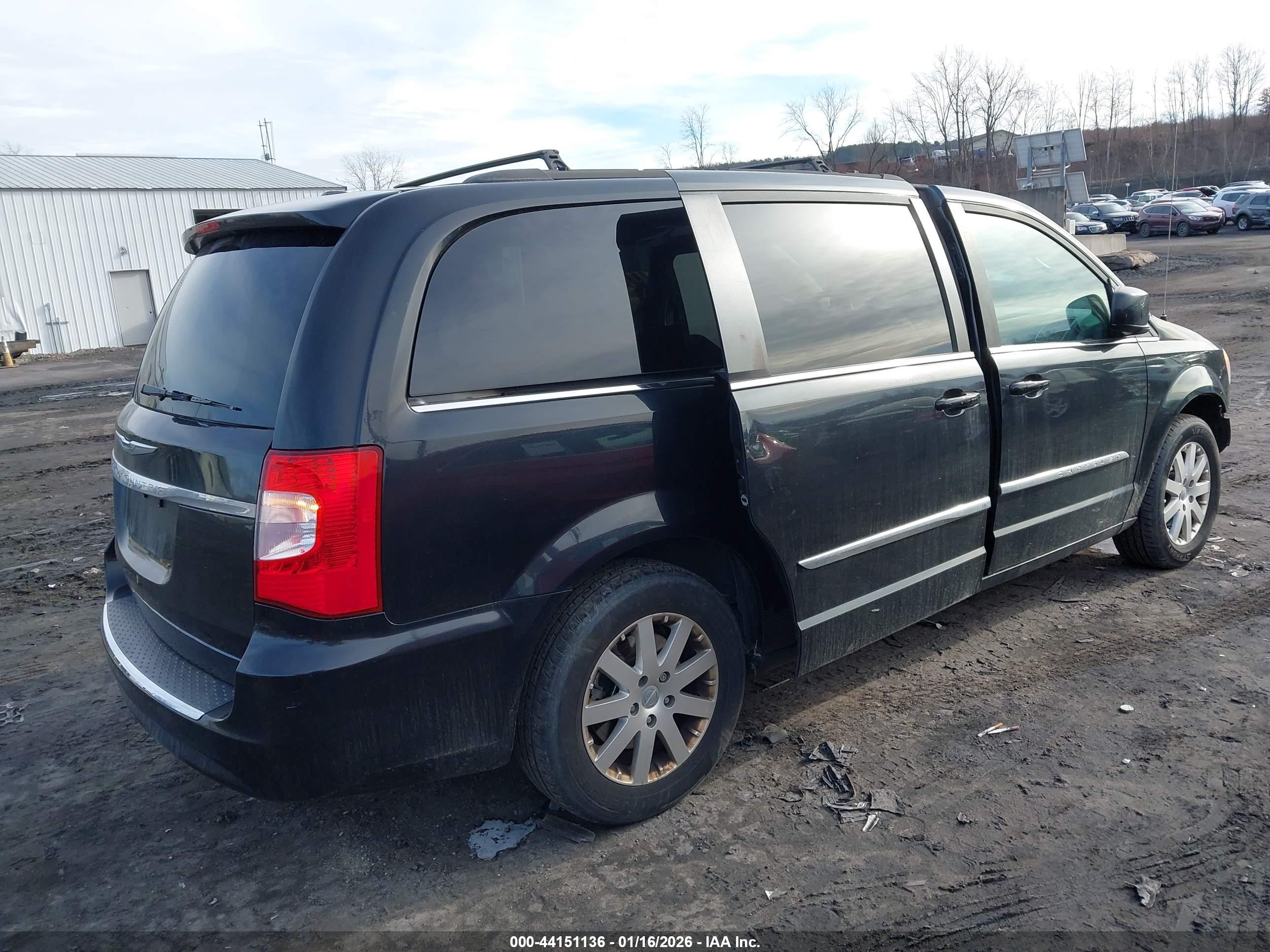CHRYSLER TOWN image 4