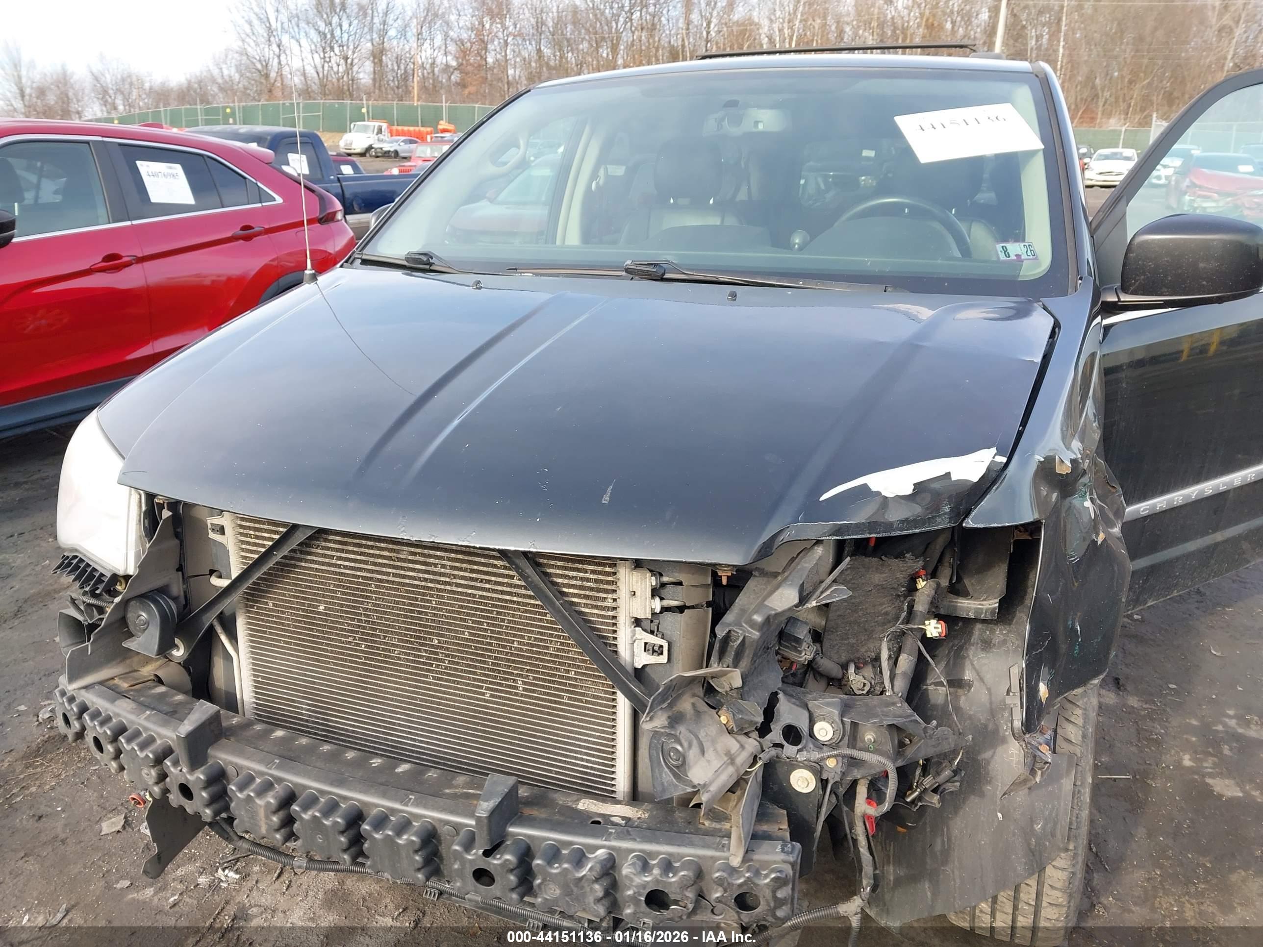 CHRYSLER TOWN image 6
