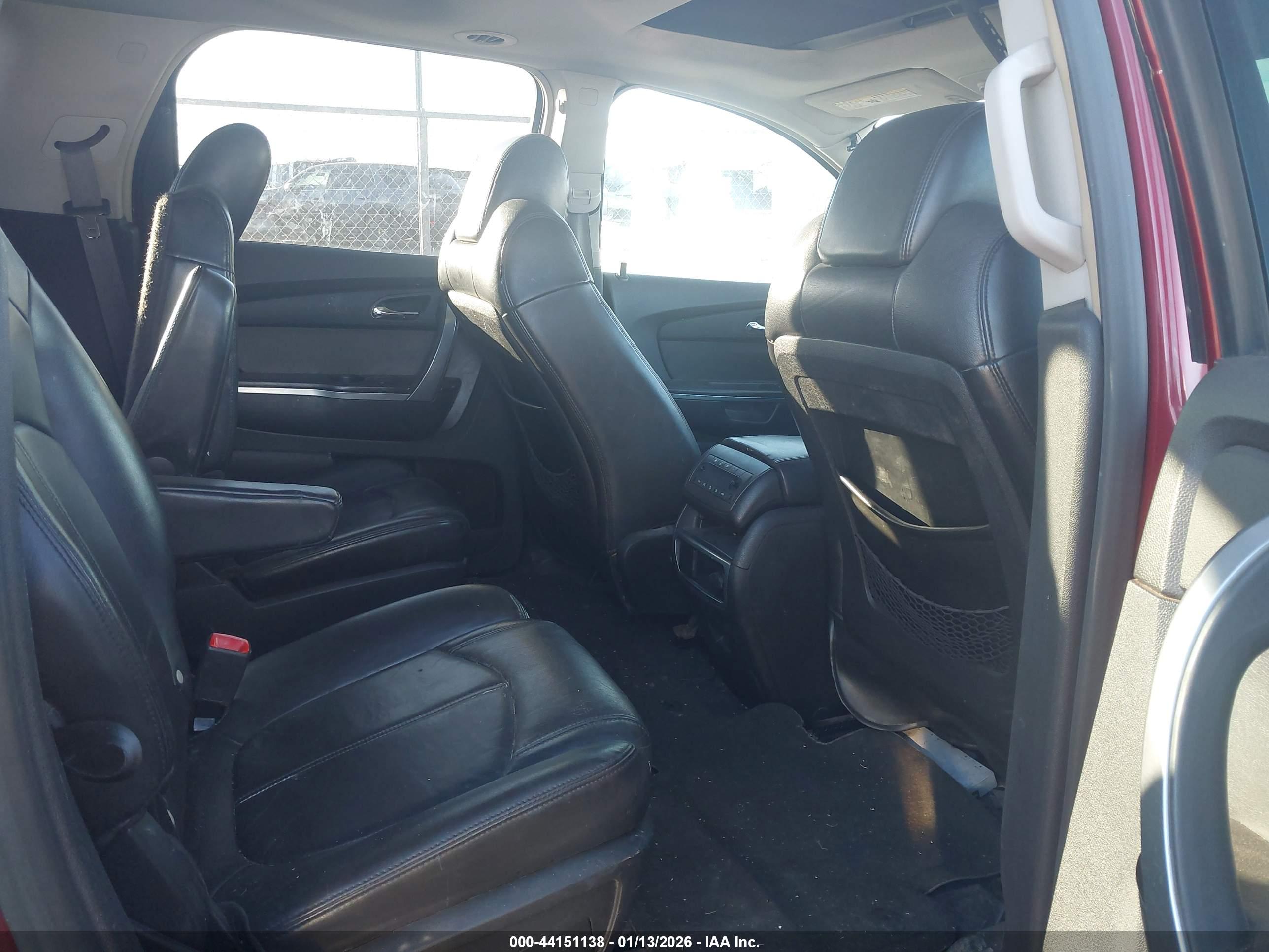GMC ACADIA image 8
