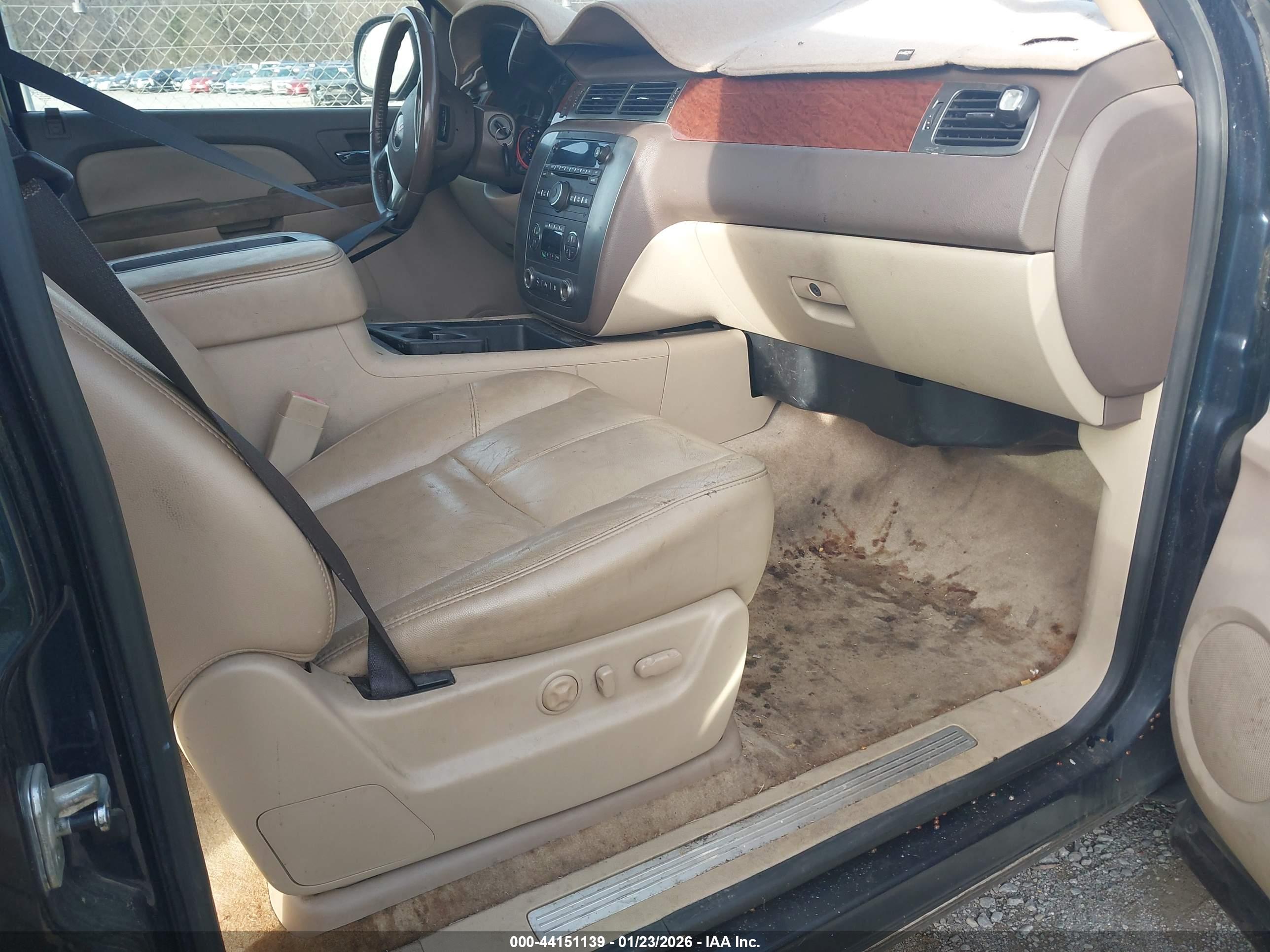 GMC YUKON image 5