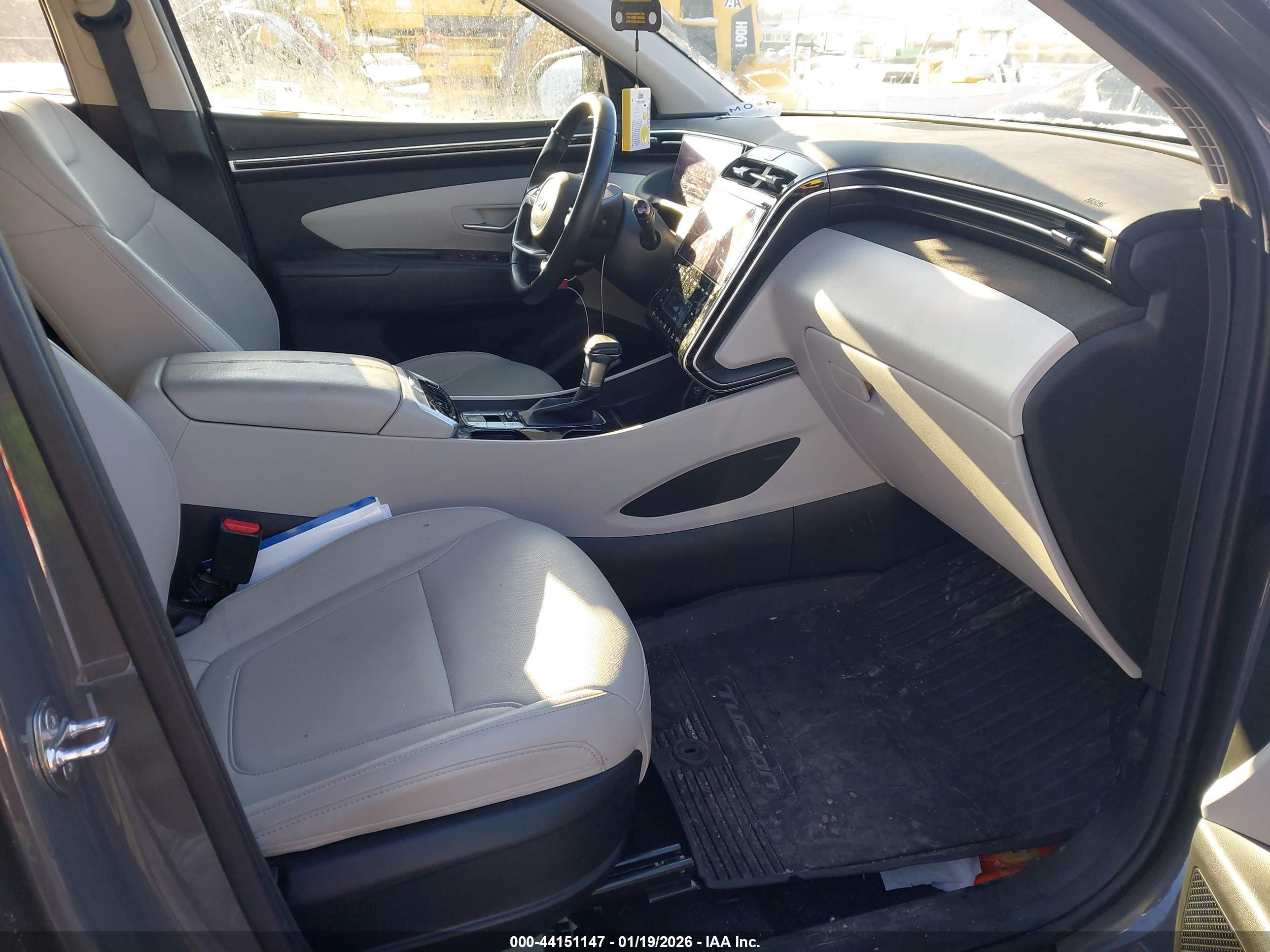 HYUNDAI TUCSON image 5
