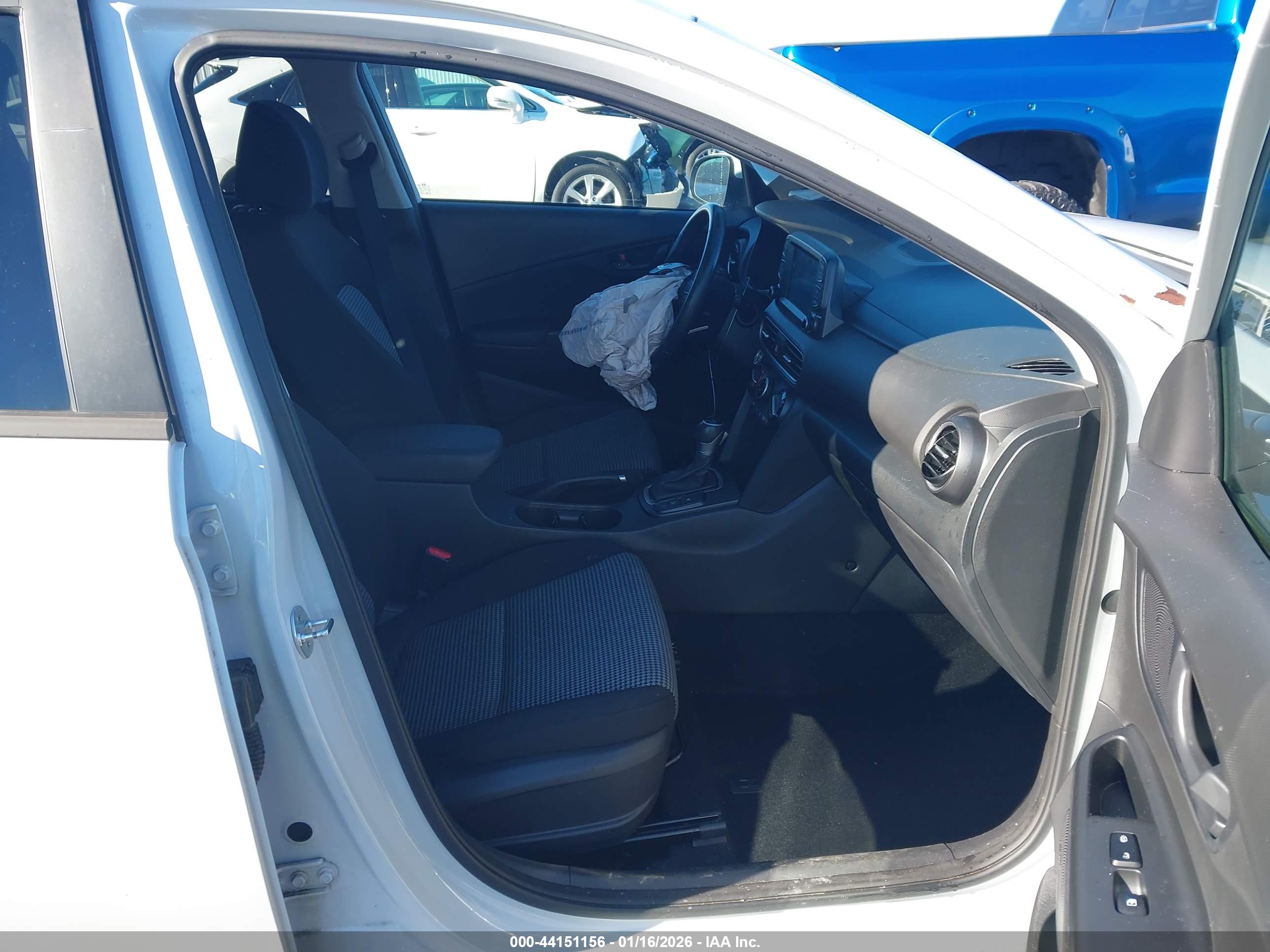 HYUNDAI KONA image 5