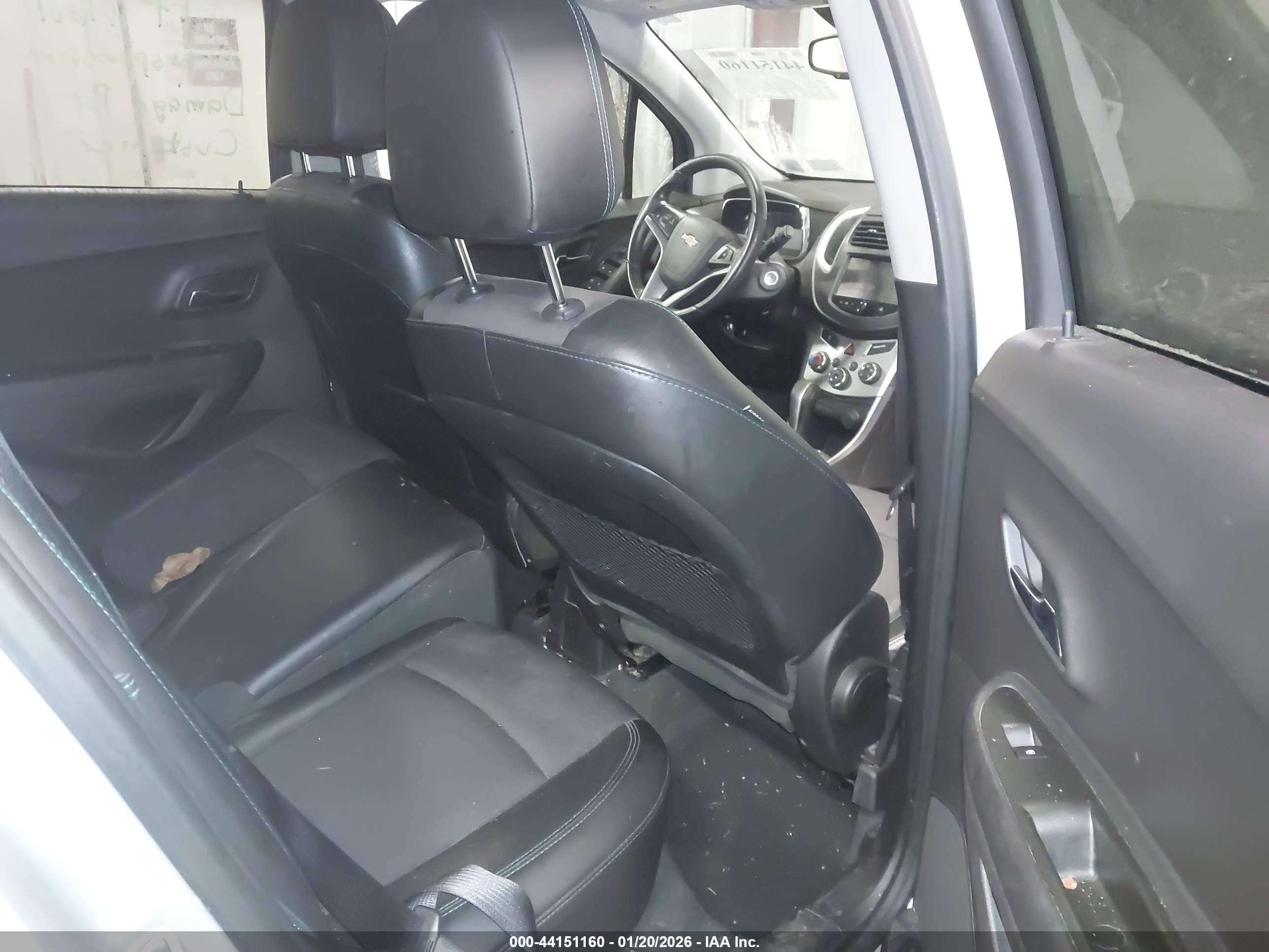 CHEVROLET TRAX image 8