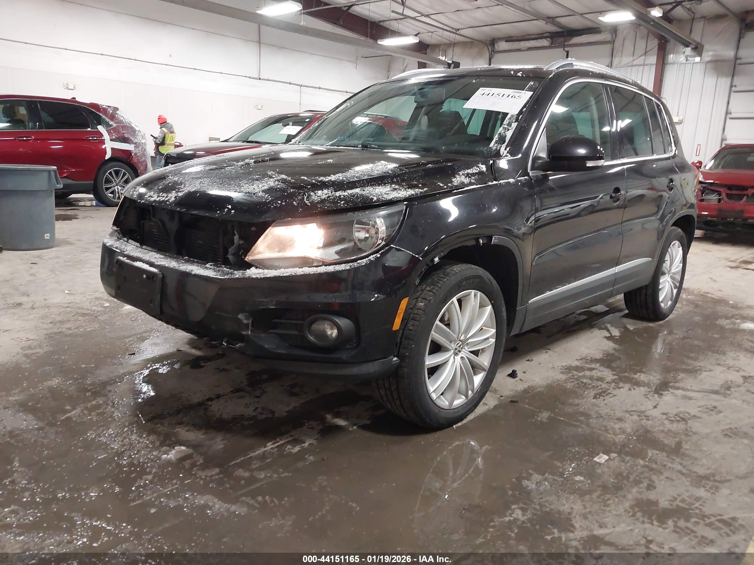 VOLKSWAGEN TIGUAN image 2