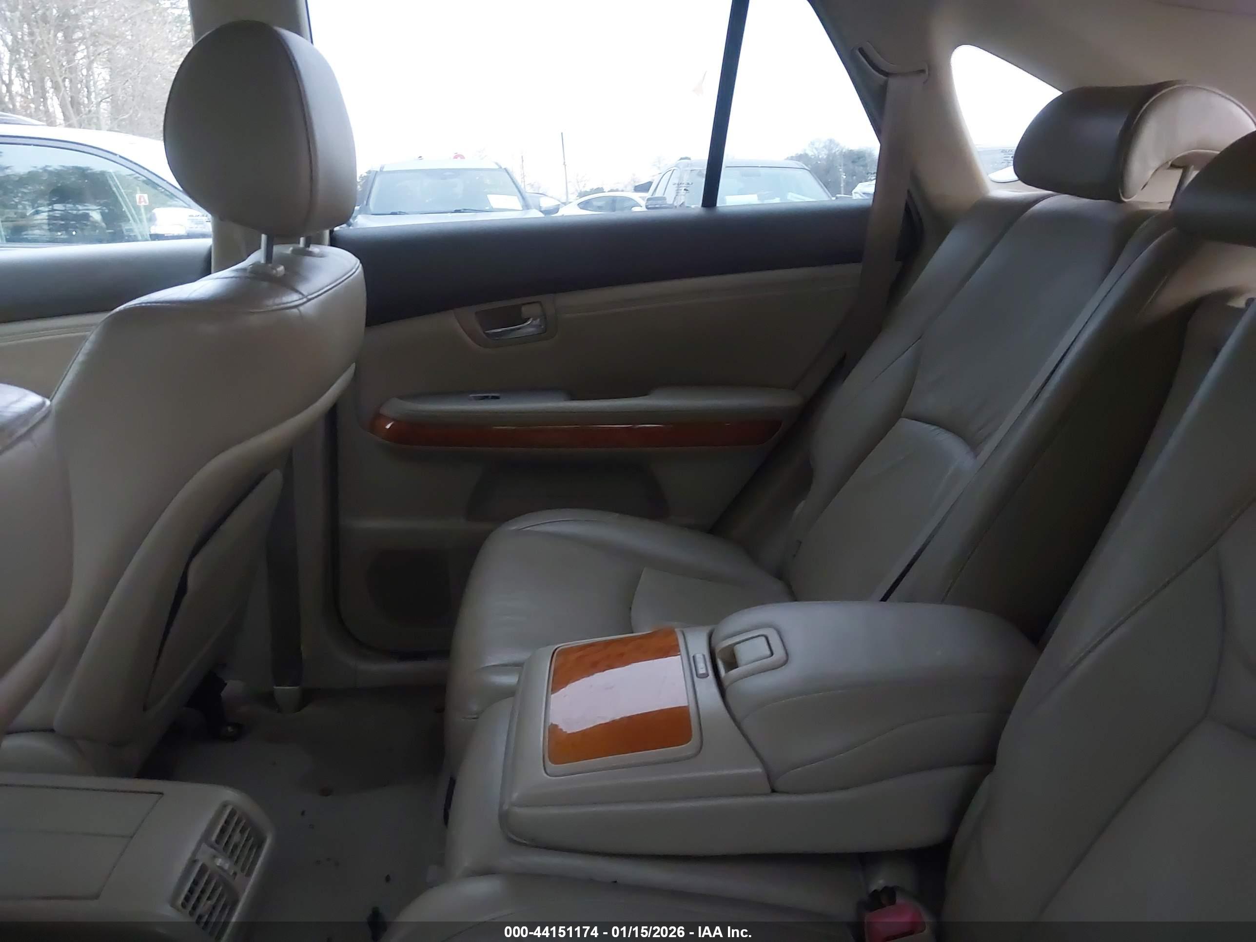 LEXUS RX image 8