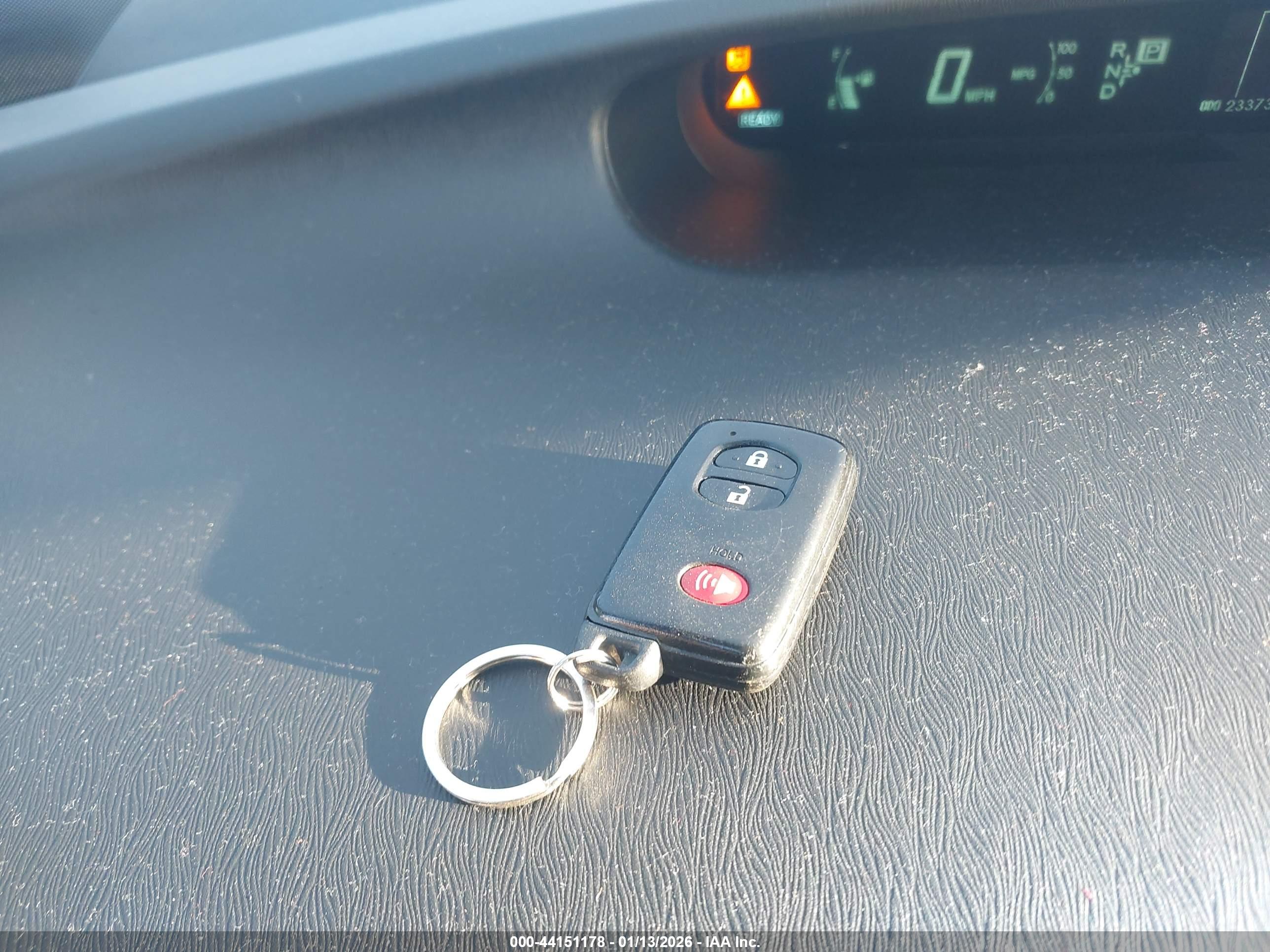 TOYOTA PRIUS image 11