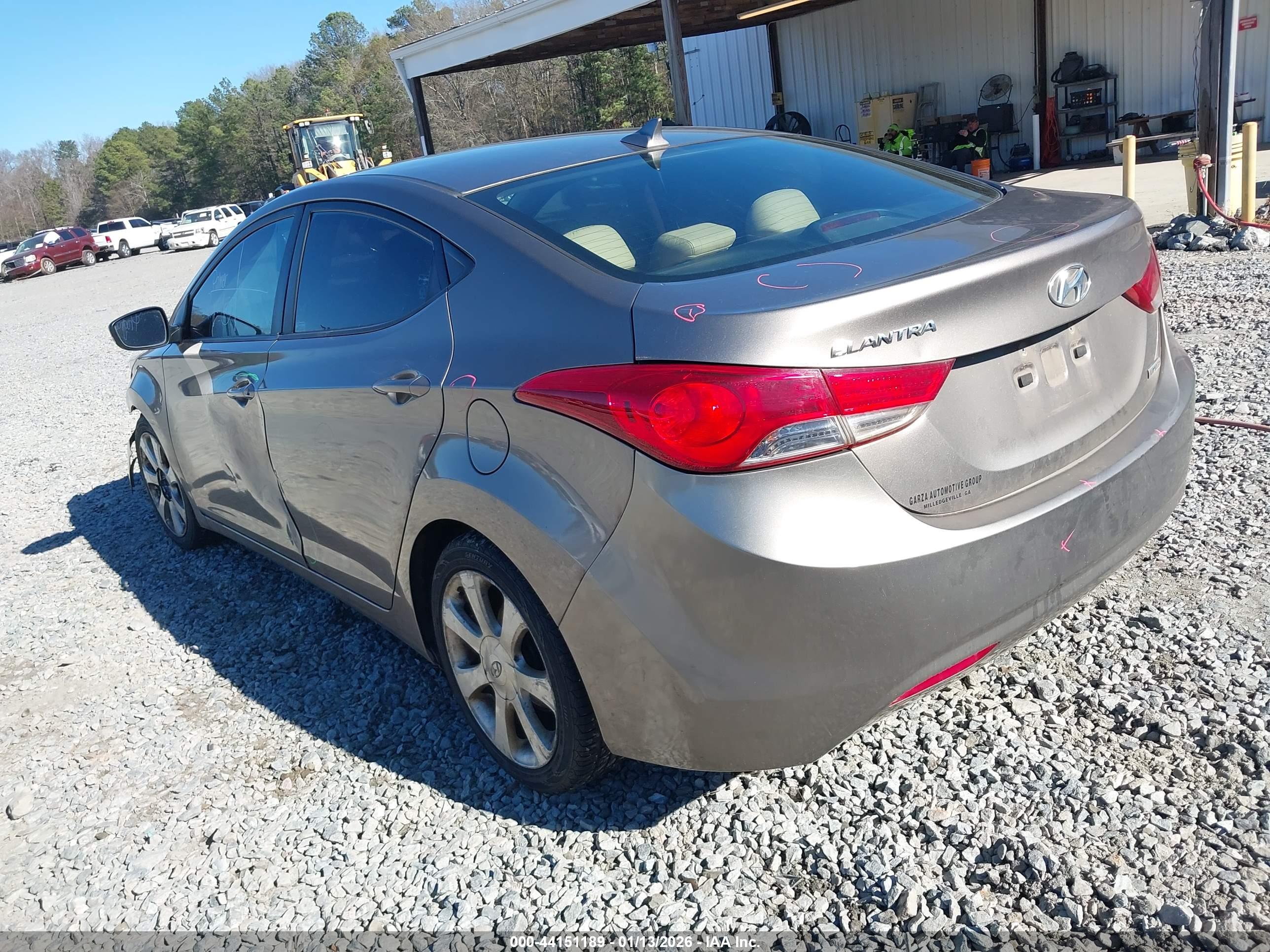 HYUNDAI ELANTRA image 3